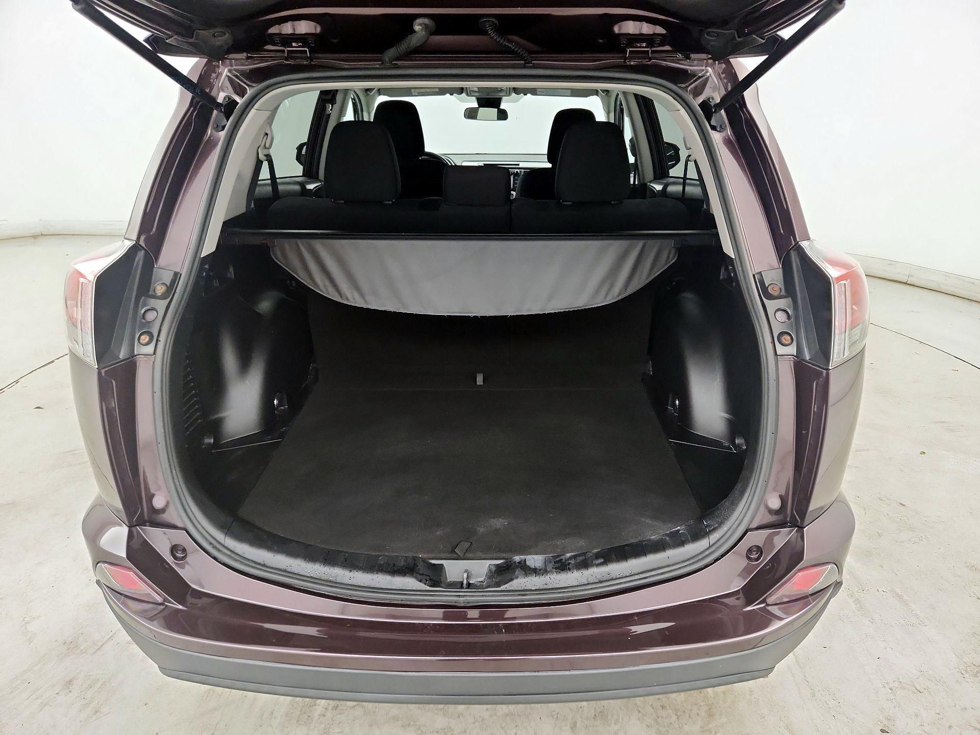 Thumbnail: 2017 Toyota RAV4 - 20