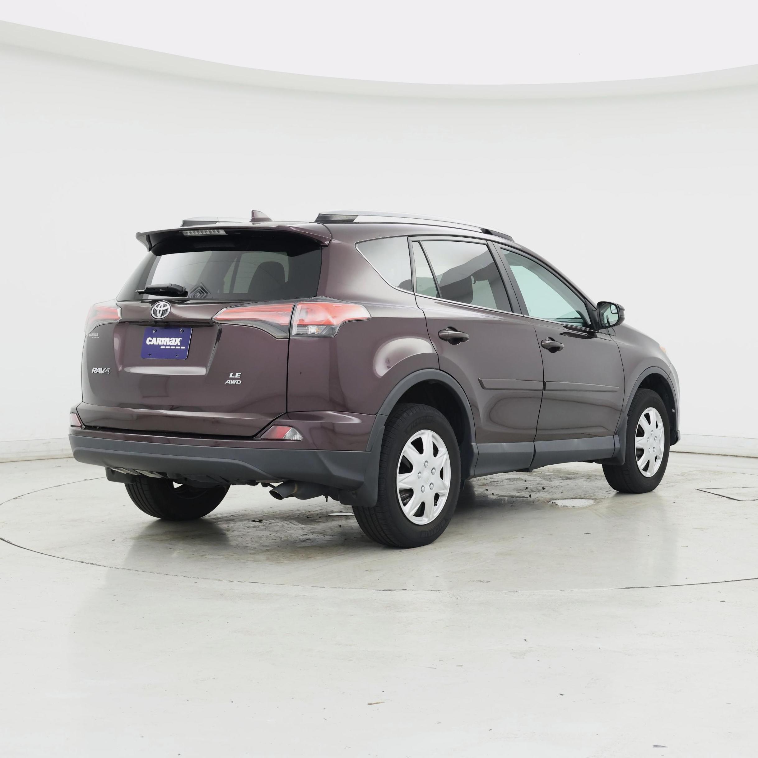 Thumbnail: 2017 Toyota RAV4 - 8