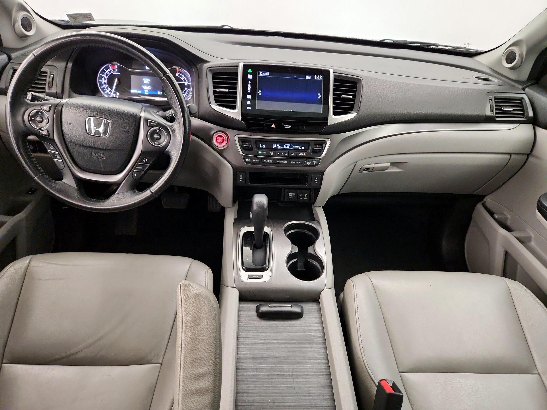Thumbnail: 2016 Honda Pilot - 9