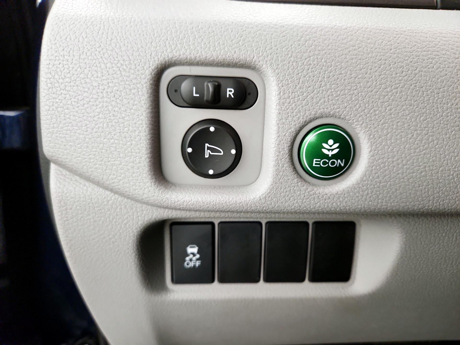 Thumbnail: 2016 Honda Pilot - 13