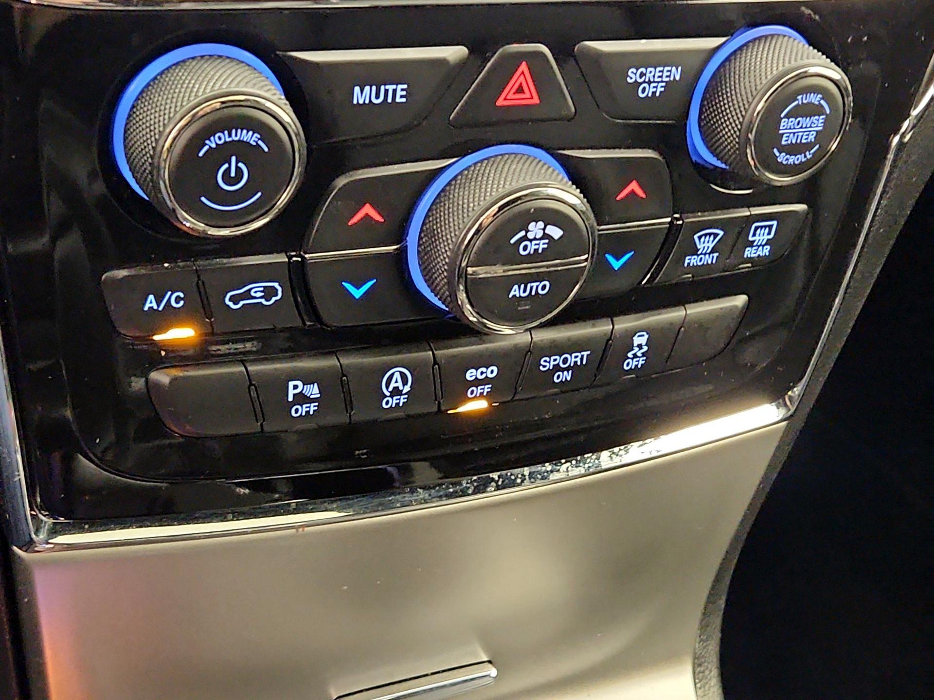 Thumbnail: 2021 Jeep Grand Cherokee - 17