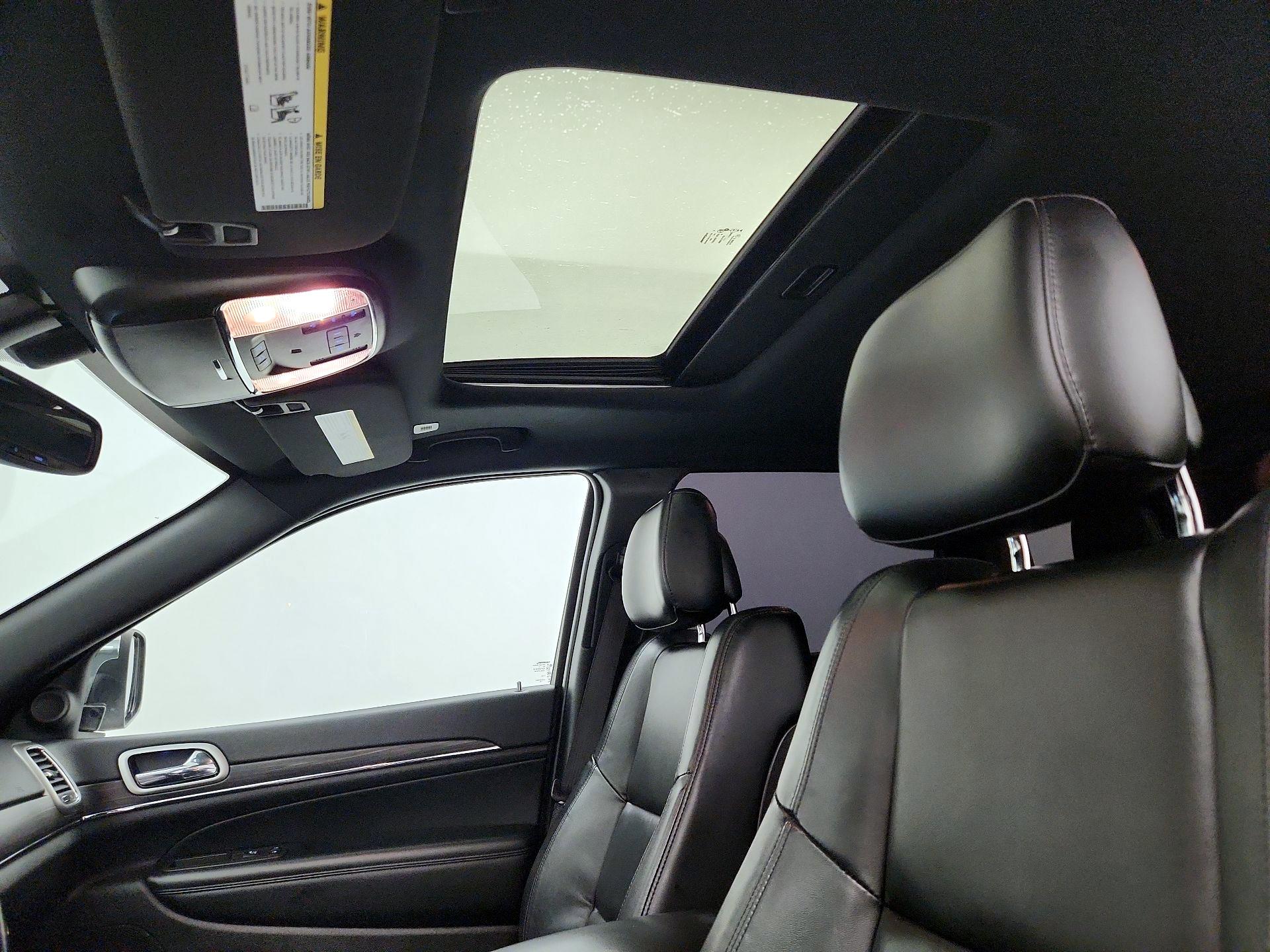 Thumbnail: 2021 Jeep Grand Cherokee - 20