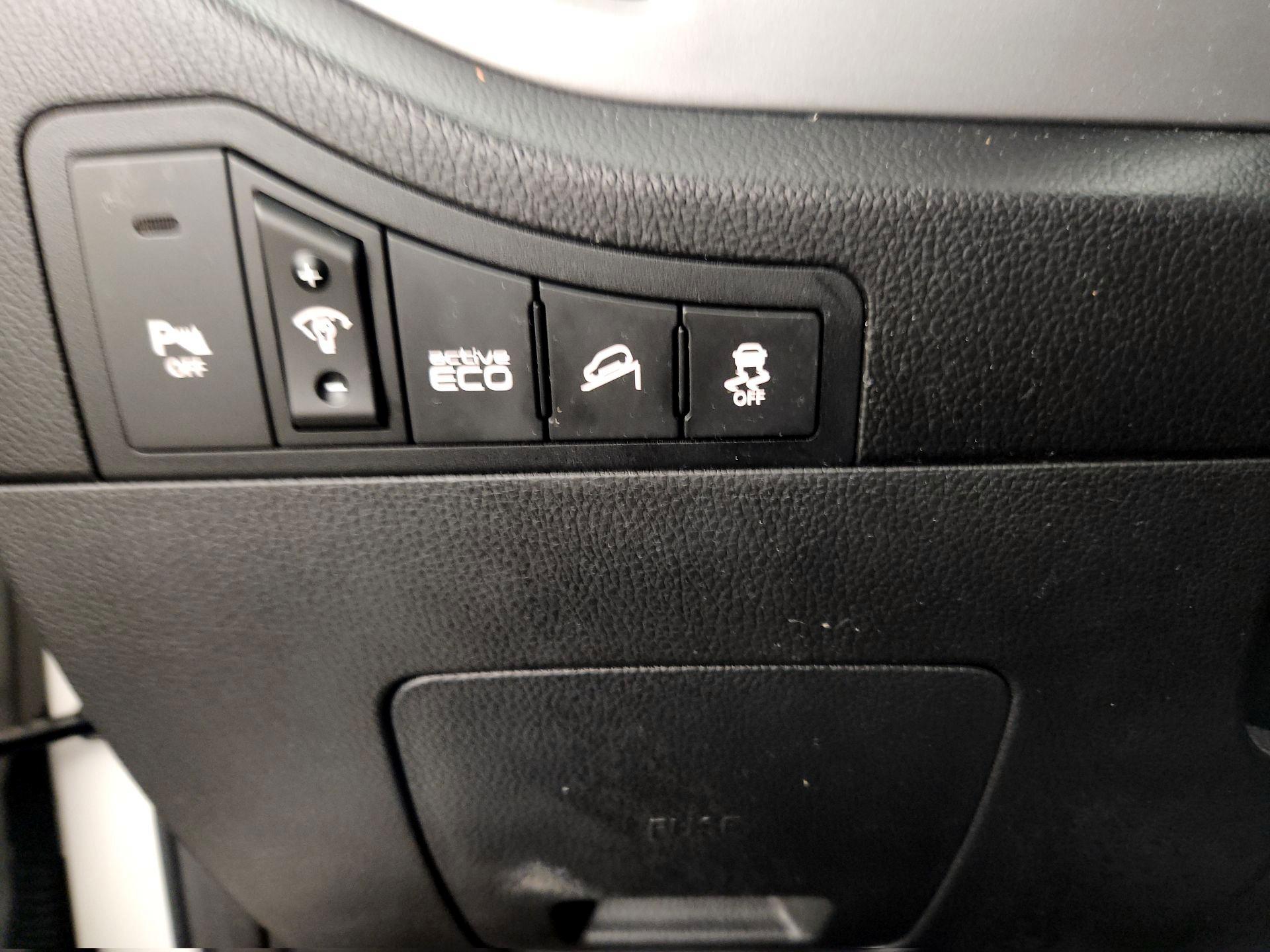 Thumbnail: 2015 Kia Sportage - 13