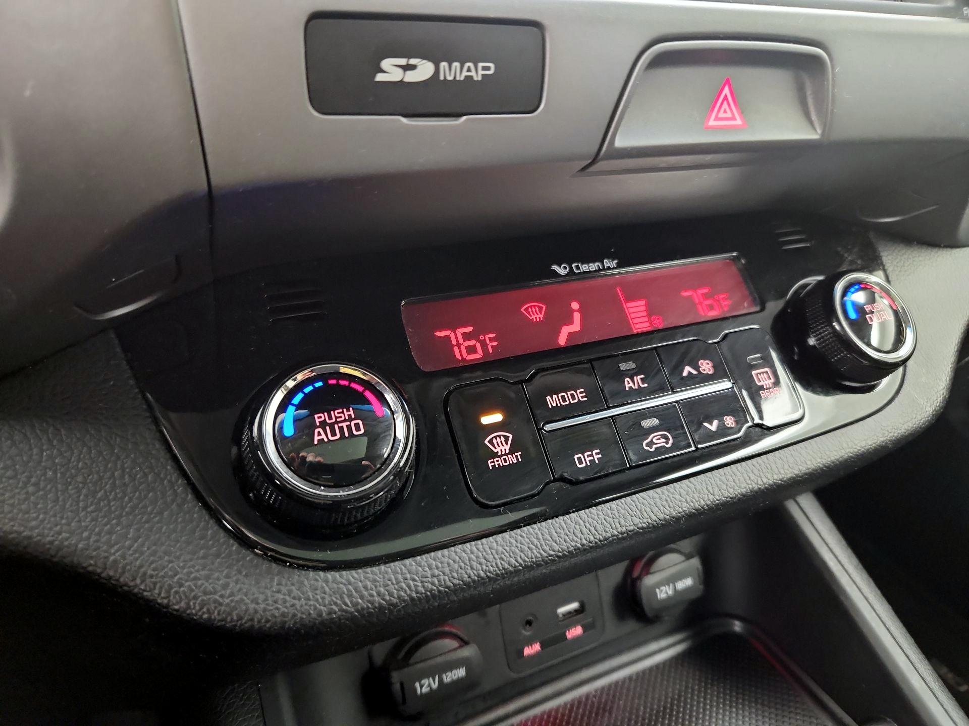 Thumbnail: 2015 Kia Sportage - 17