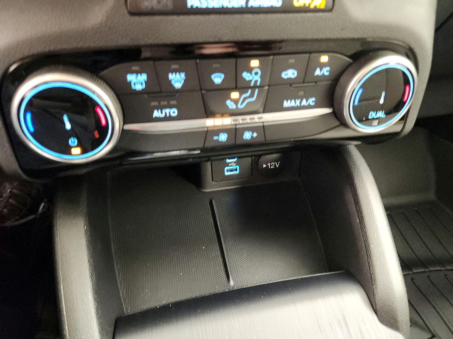 Thumbnail: 2022 Ford Escape - 16