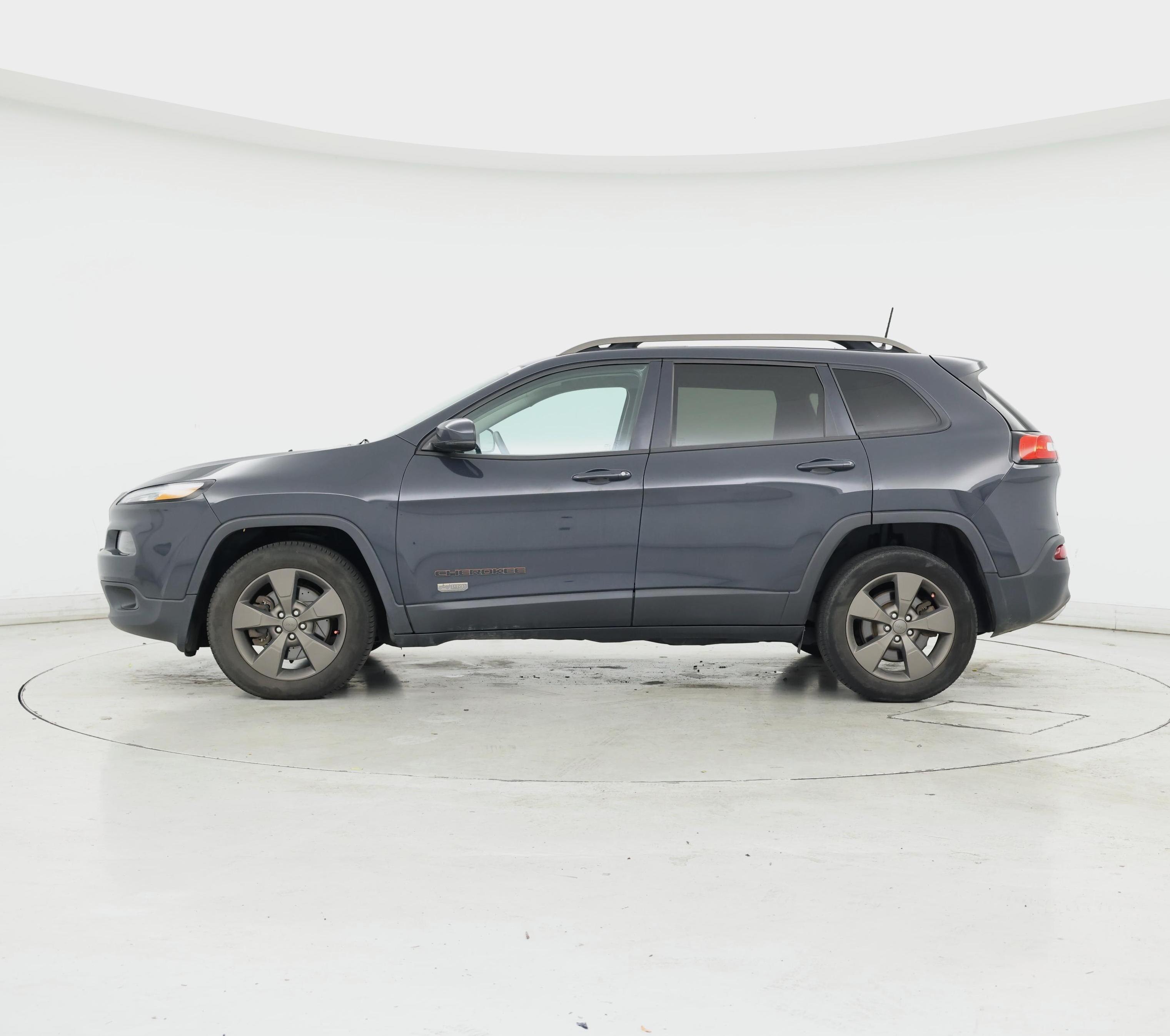 Thumbnail: 2017 Jeep Cherokee - 3