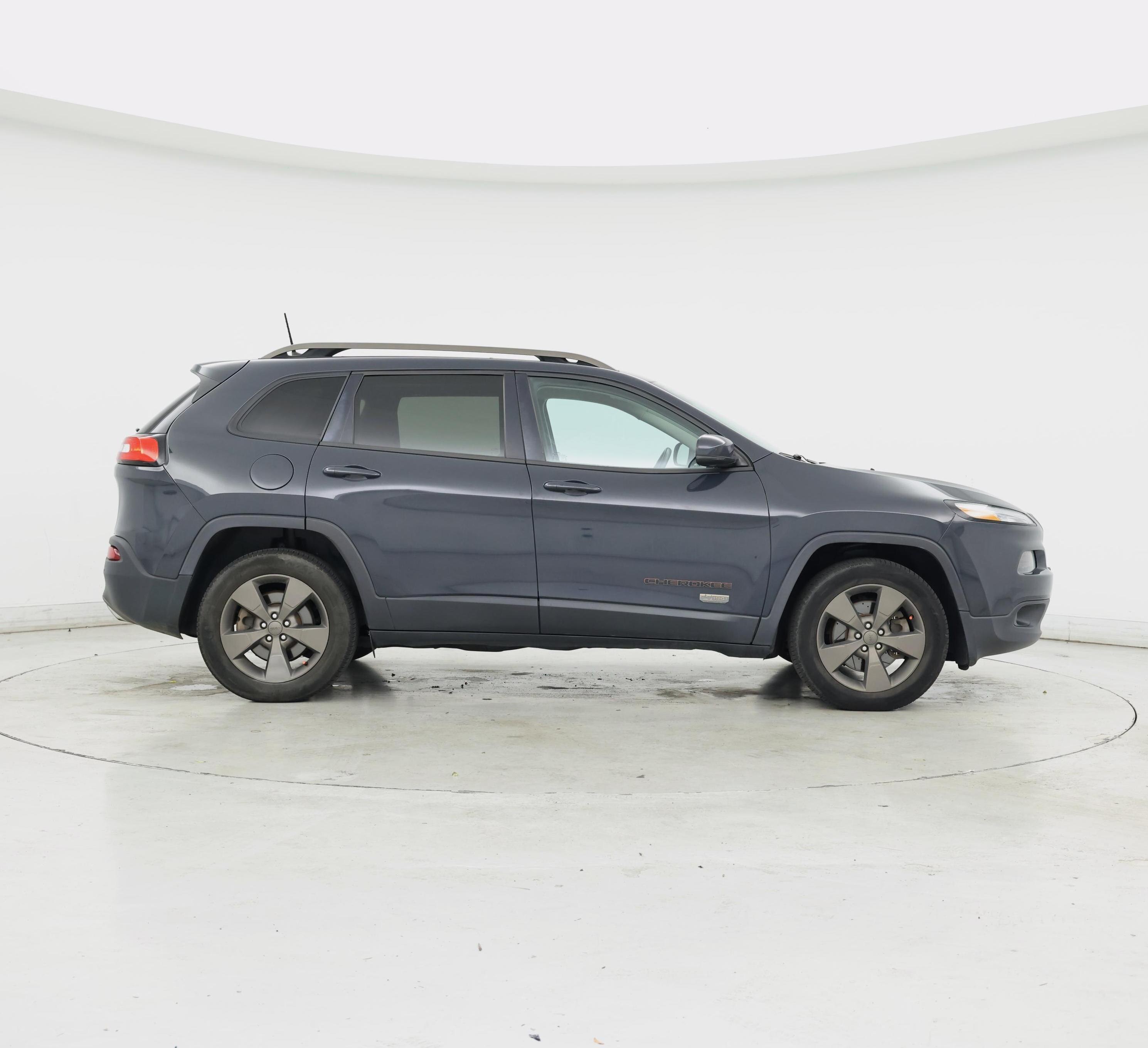 Thumbnail: 2017 Jeep Cherokee - 7