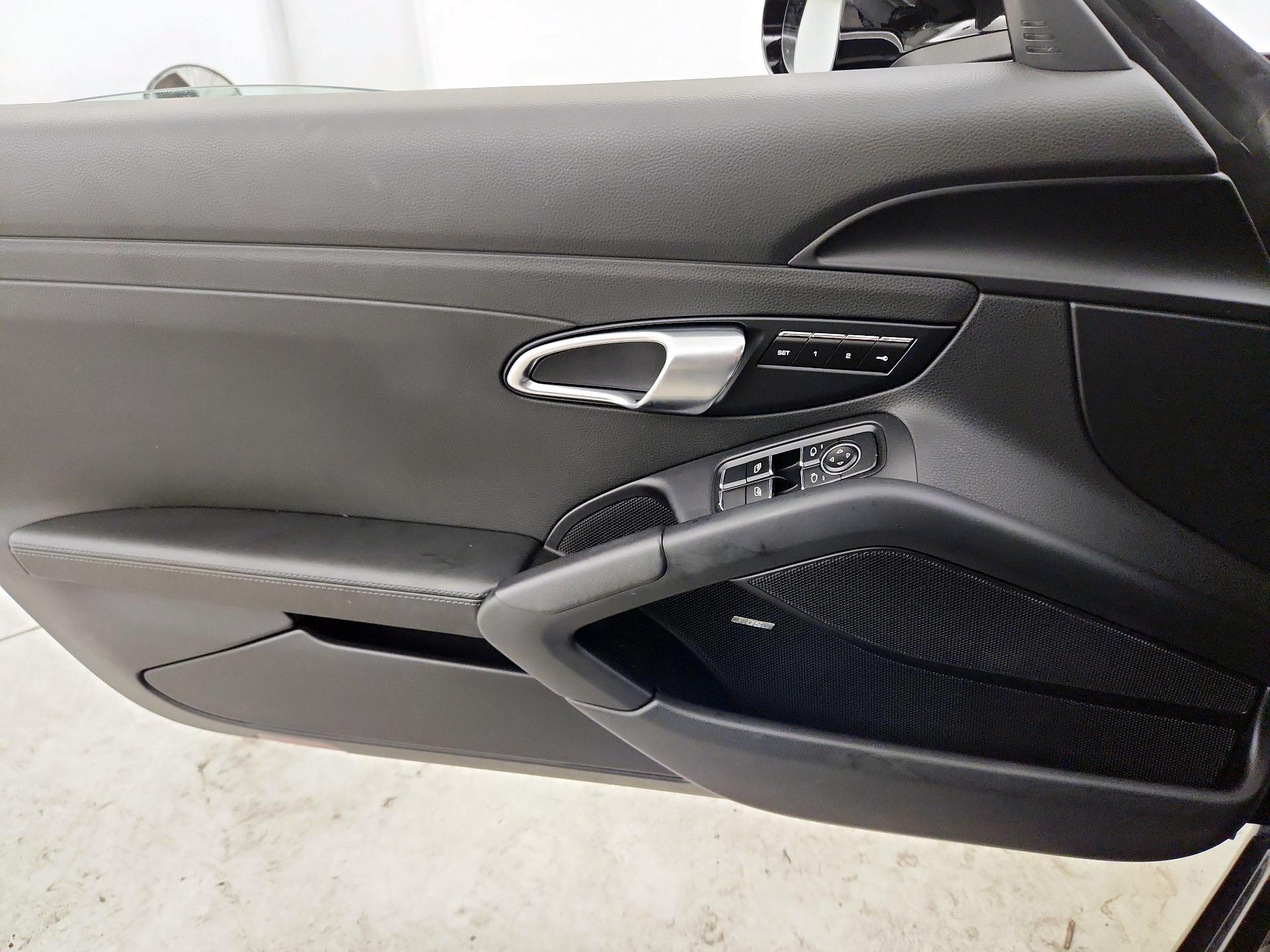 Thumbnail: 2019 Porsche 718 Cayman - 12