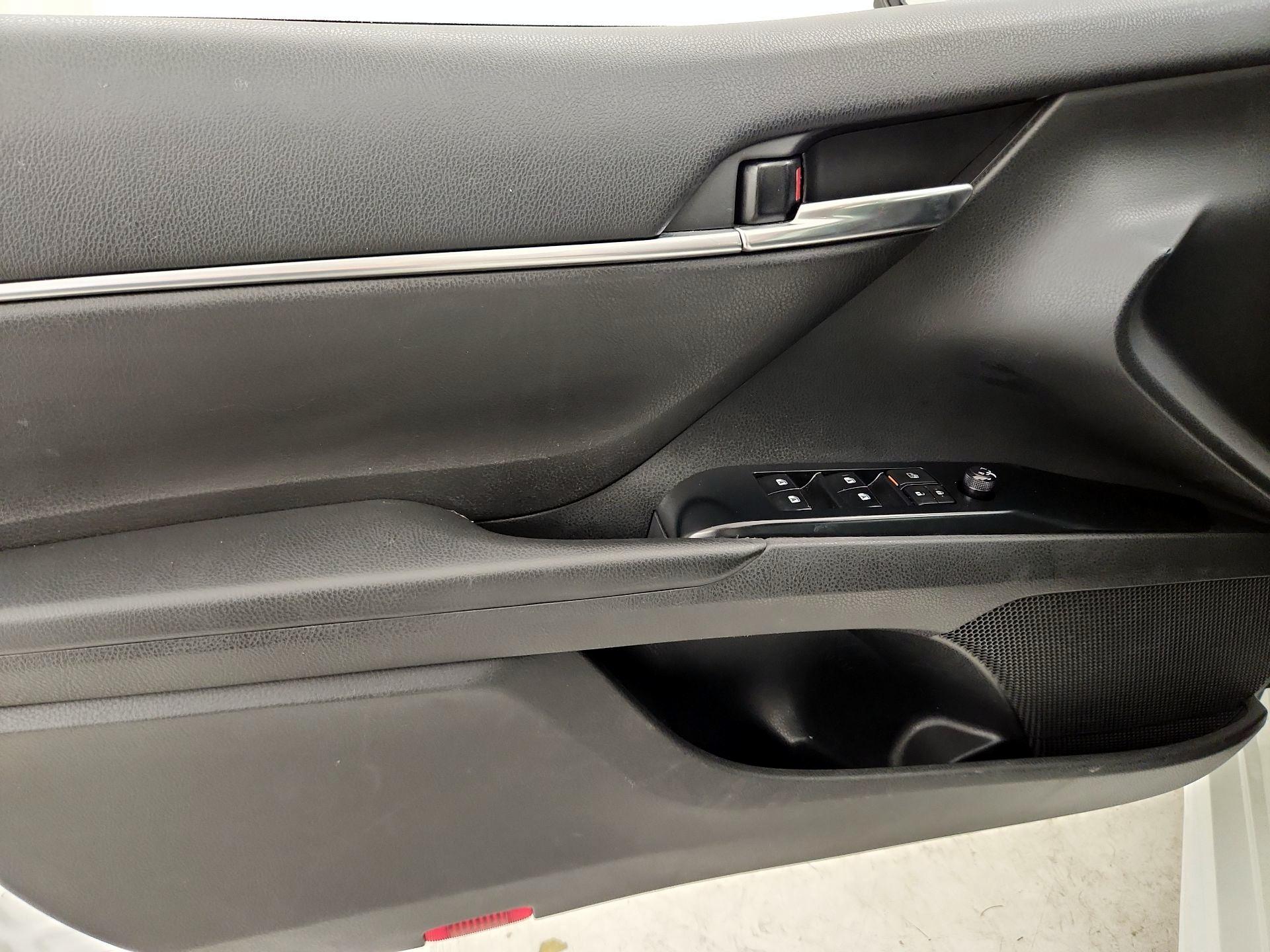 Thumbnail: 2020 Toyota Camry - 12