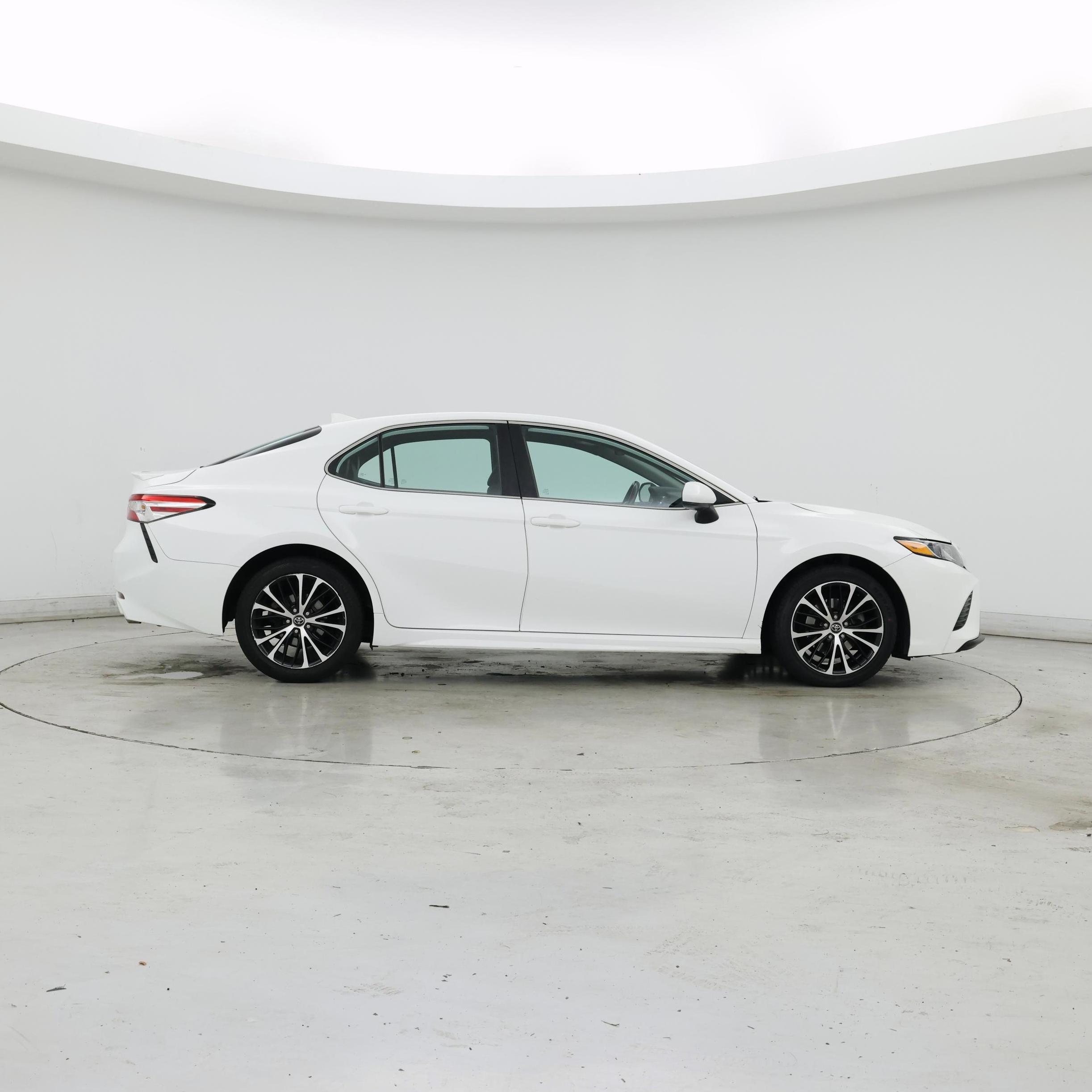Thumbnail: 2020 Toyota Camry - 7