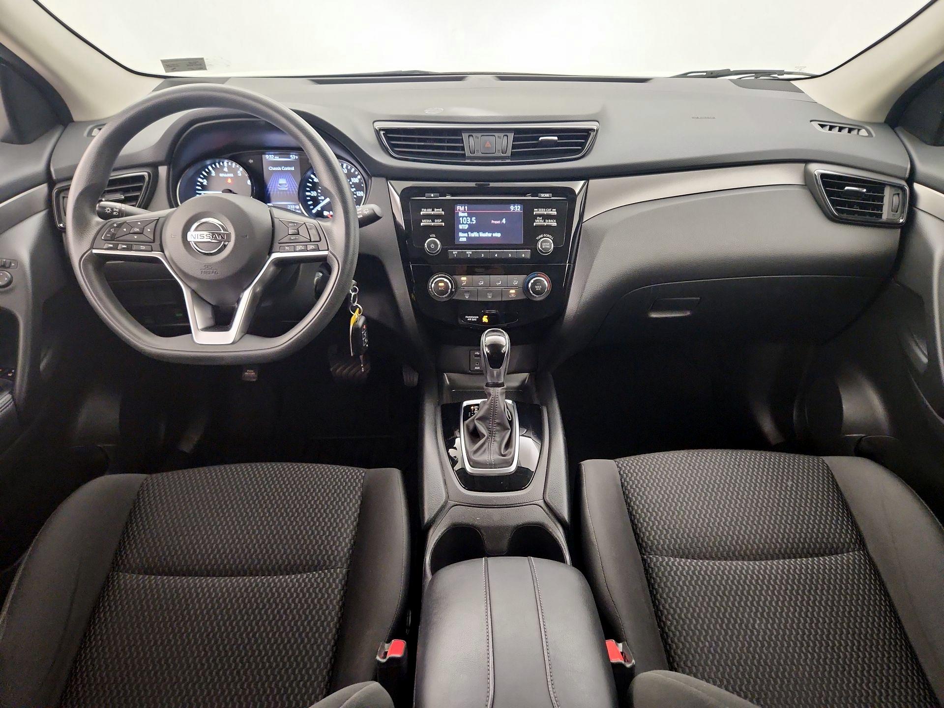 Thumbnail: 2018 Nissan Rogue Sport - 9