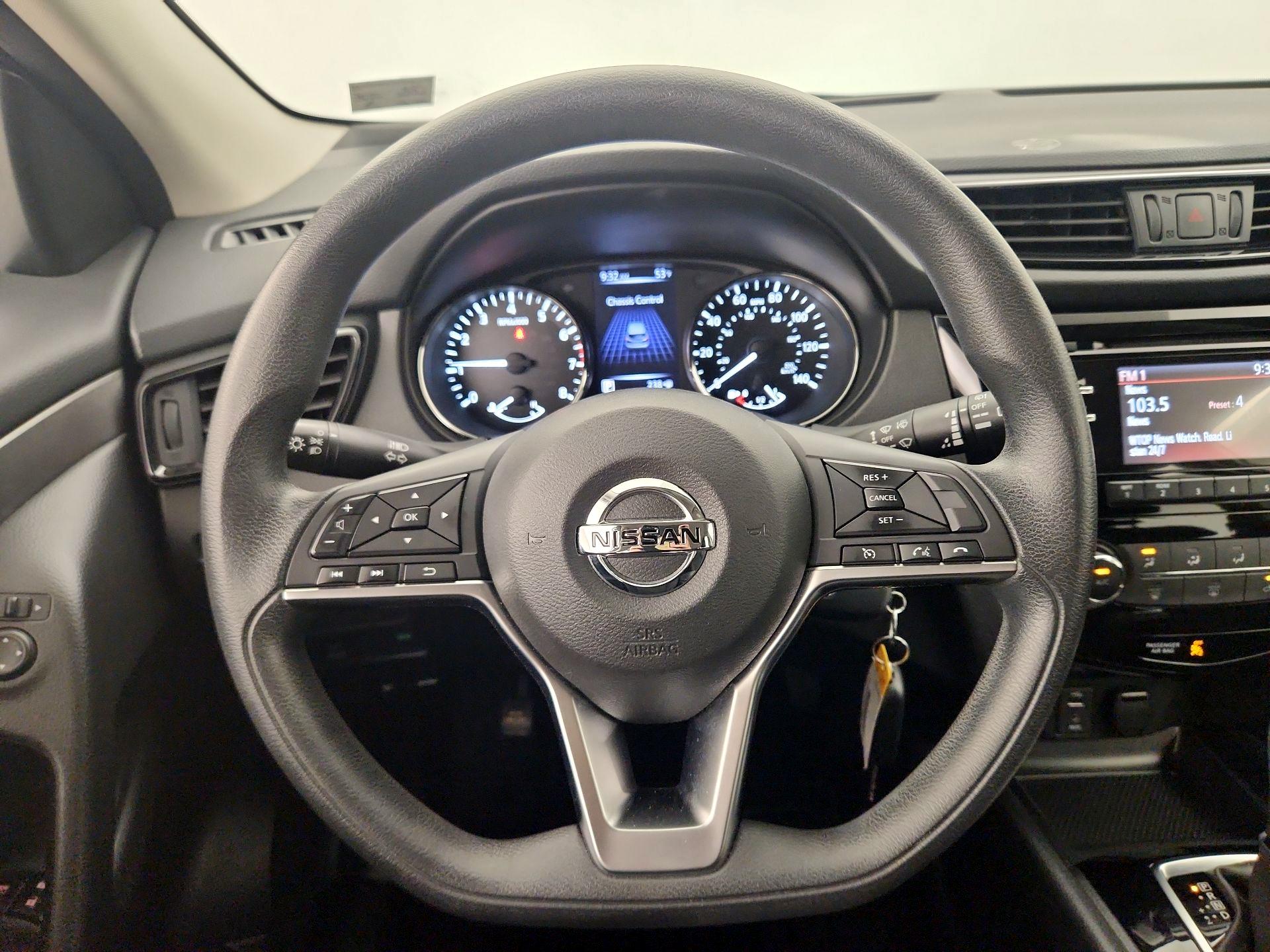 Thumbnail: 2018 Nissan Rogue Sport - 10