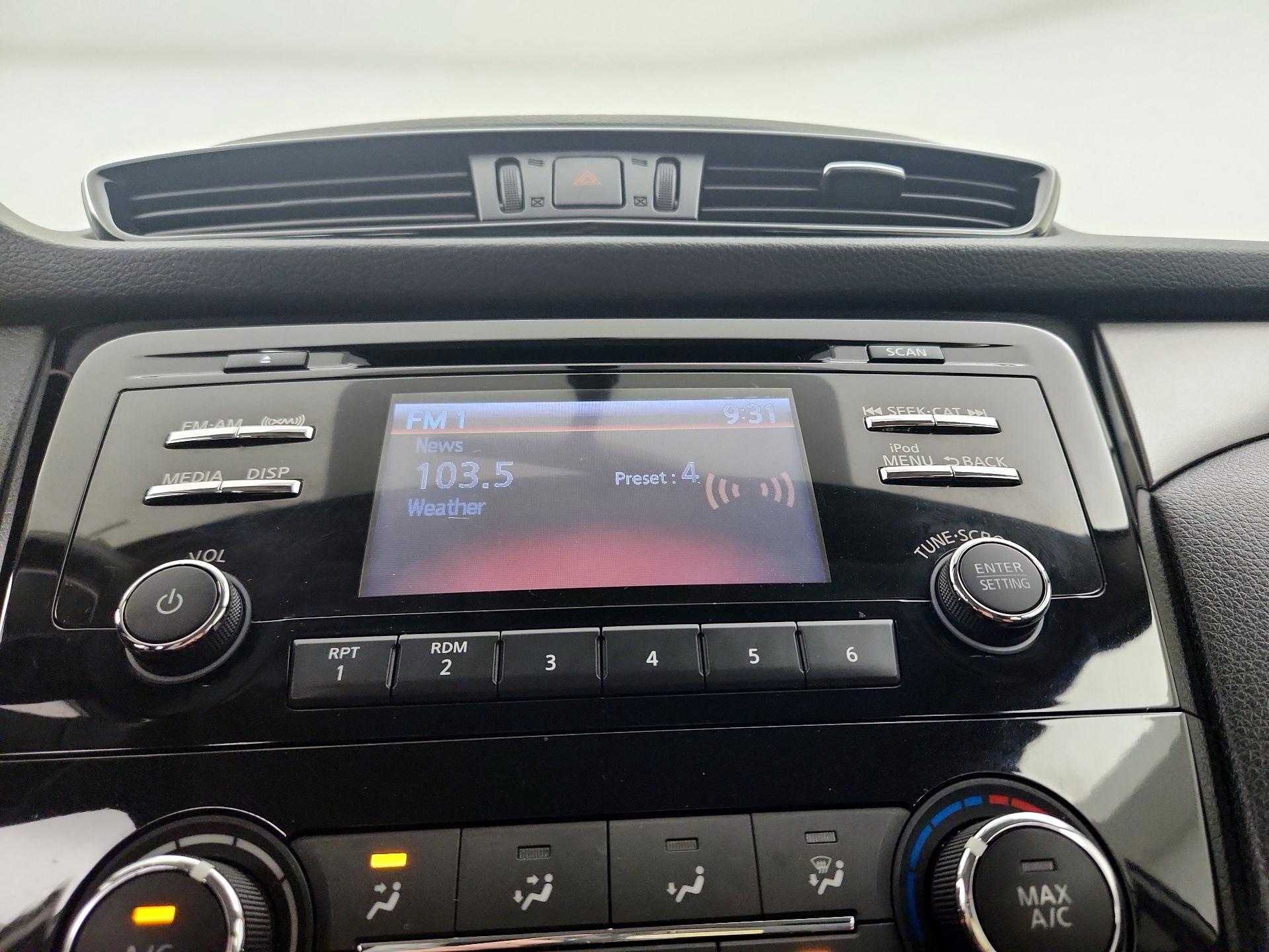 Thumbnail: 2018 Nissan Rogue Sport - 15