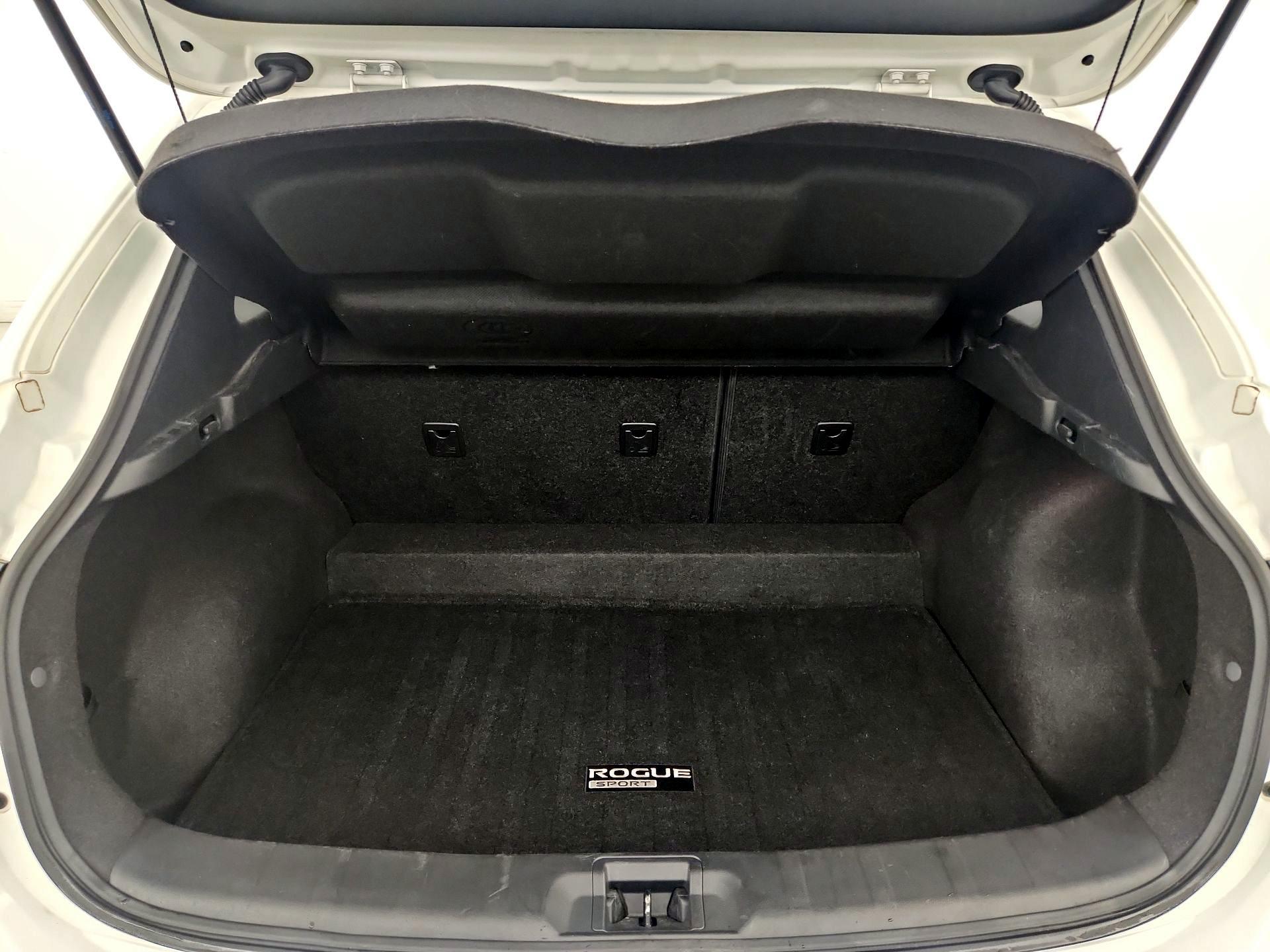 Thumbnail: 2018 Nissan Rogue Sport - 20
