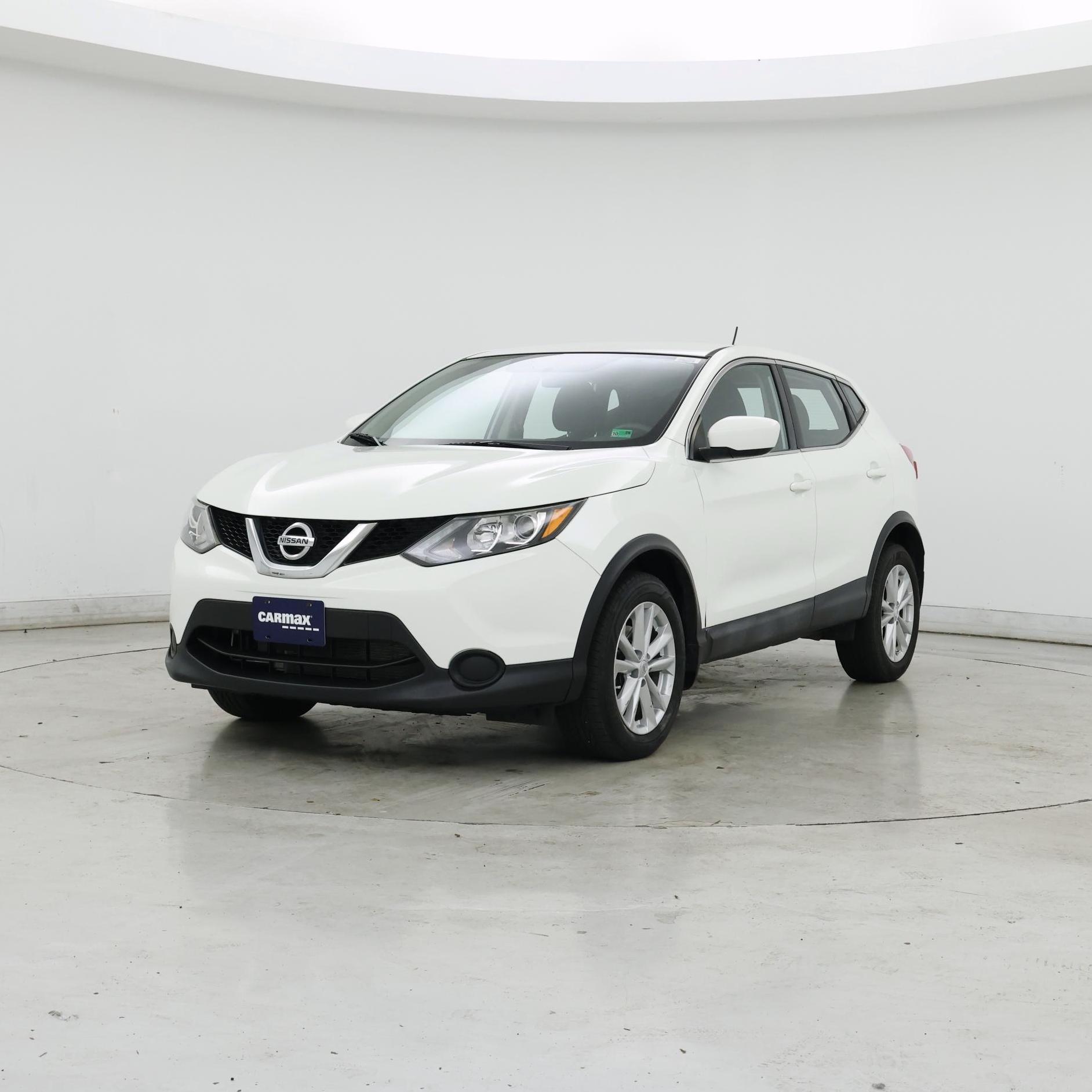 Thumbnail: 2018 Nissan Rogue Sport - 4