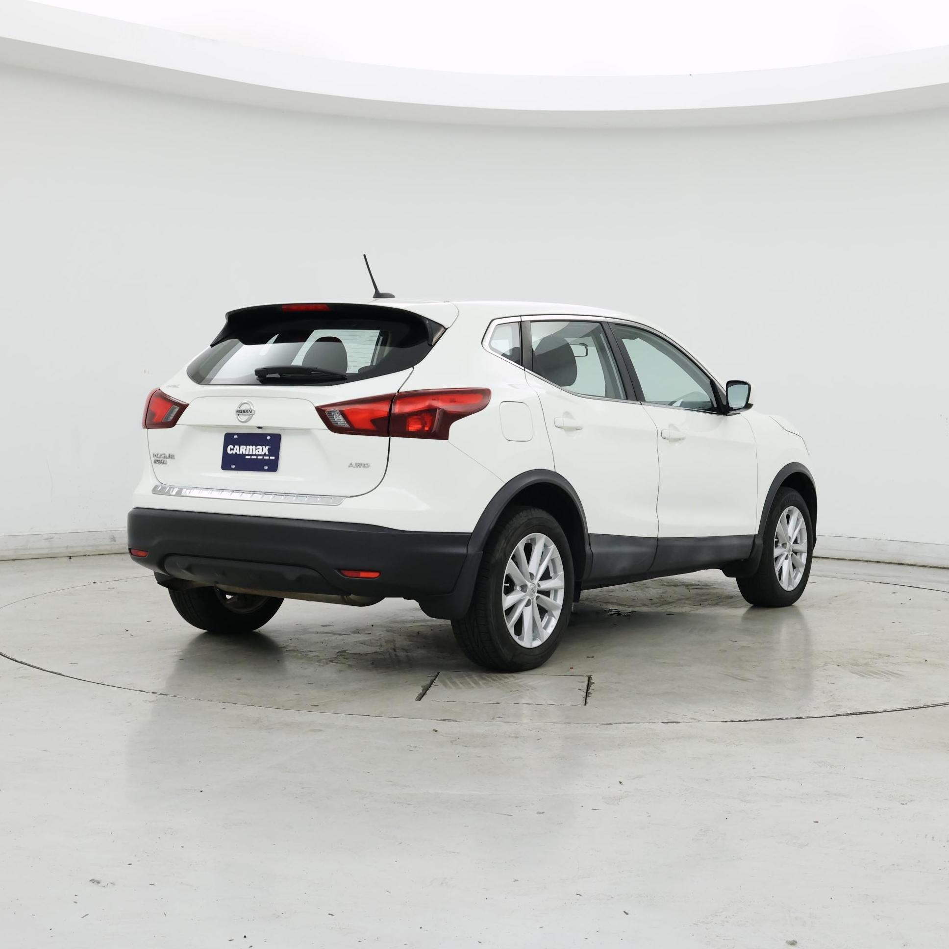 Thumbnail: 2018 Nissan Rogue Sport - 8