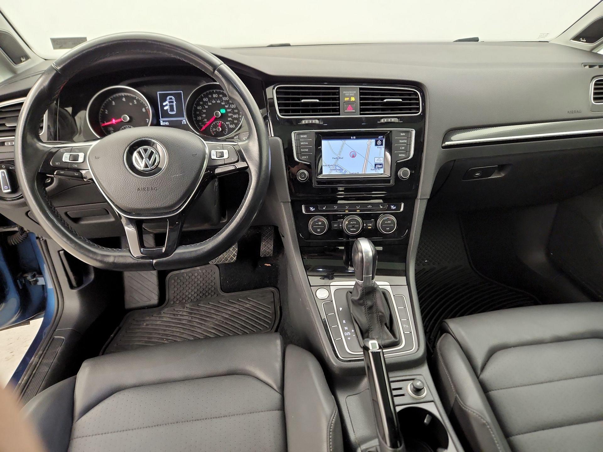 Thumbnail: 2015 Volkswagen Golf - 9
