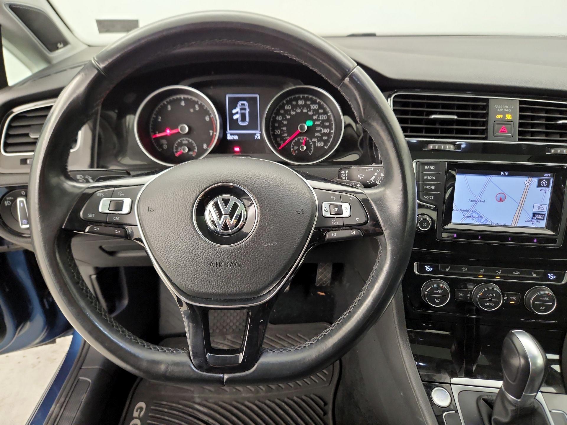 Thumbnail: 2015 Volkswagen Golf - 10