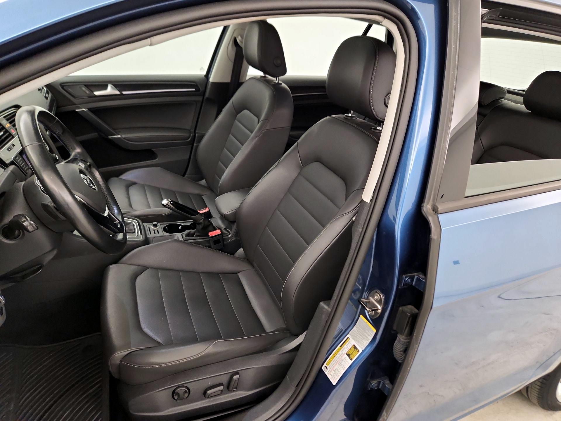 Thumbnail: 2015 Volkswagen Golf - 11