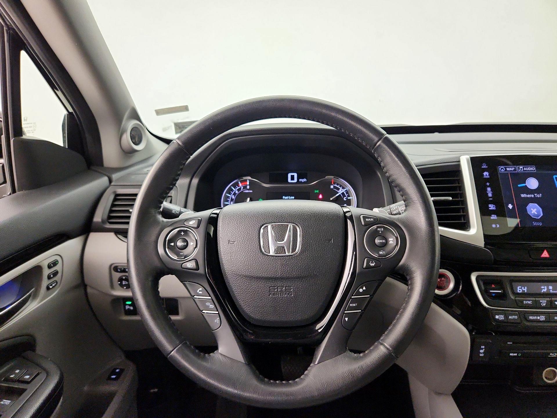Thumbnail: 2017 Honda Pilot - 10