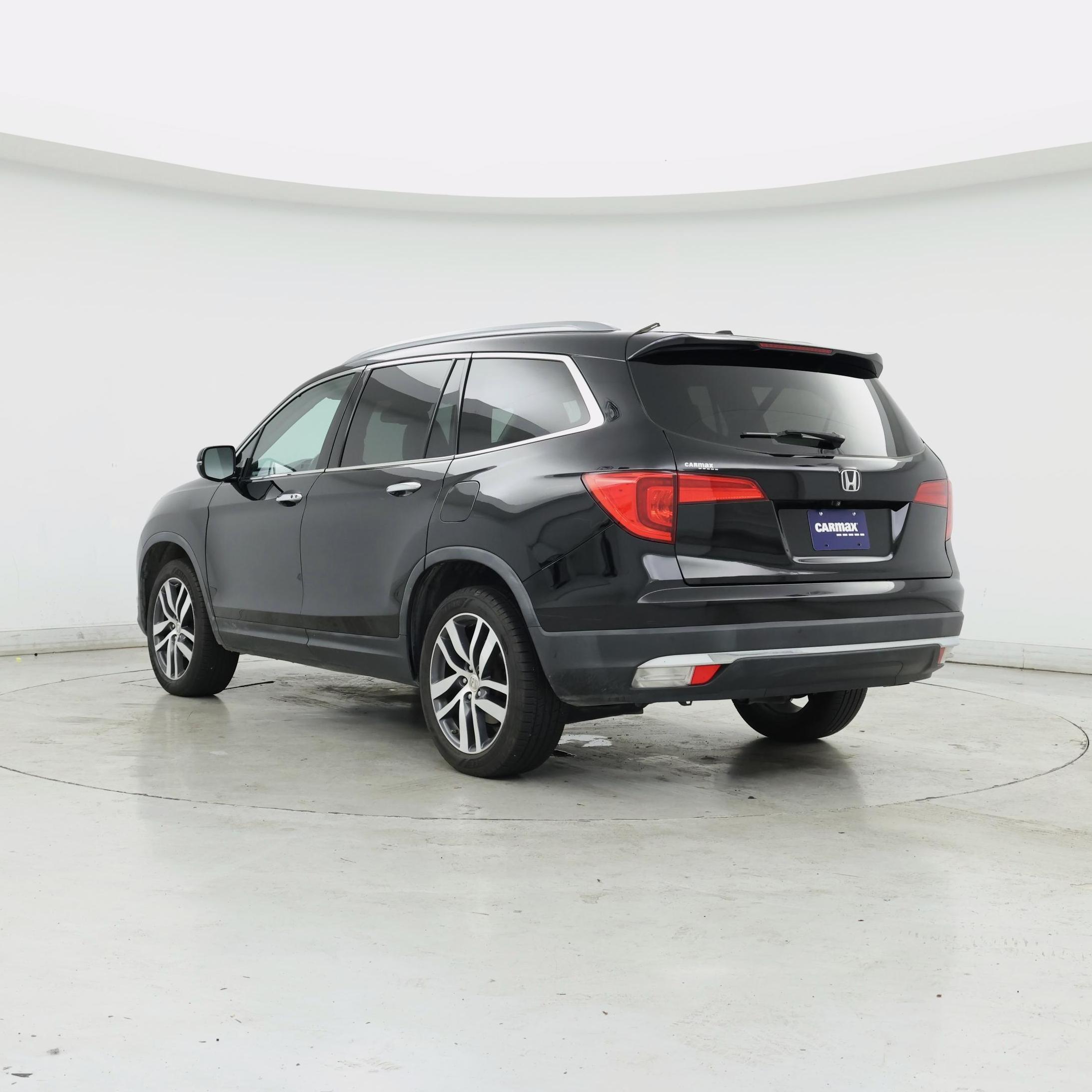 Thumbnail: 2017 Honda Pilot - 2