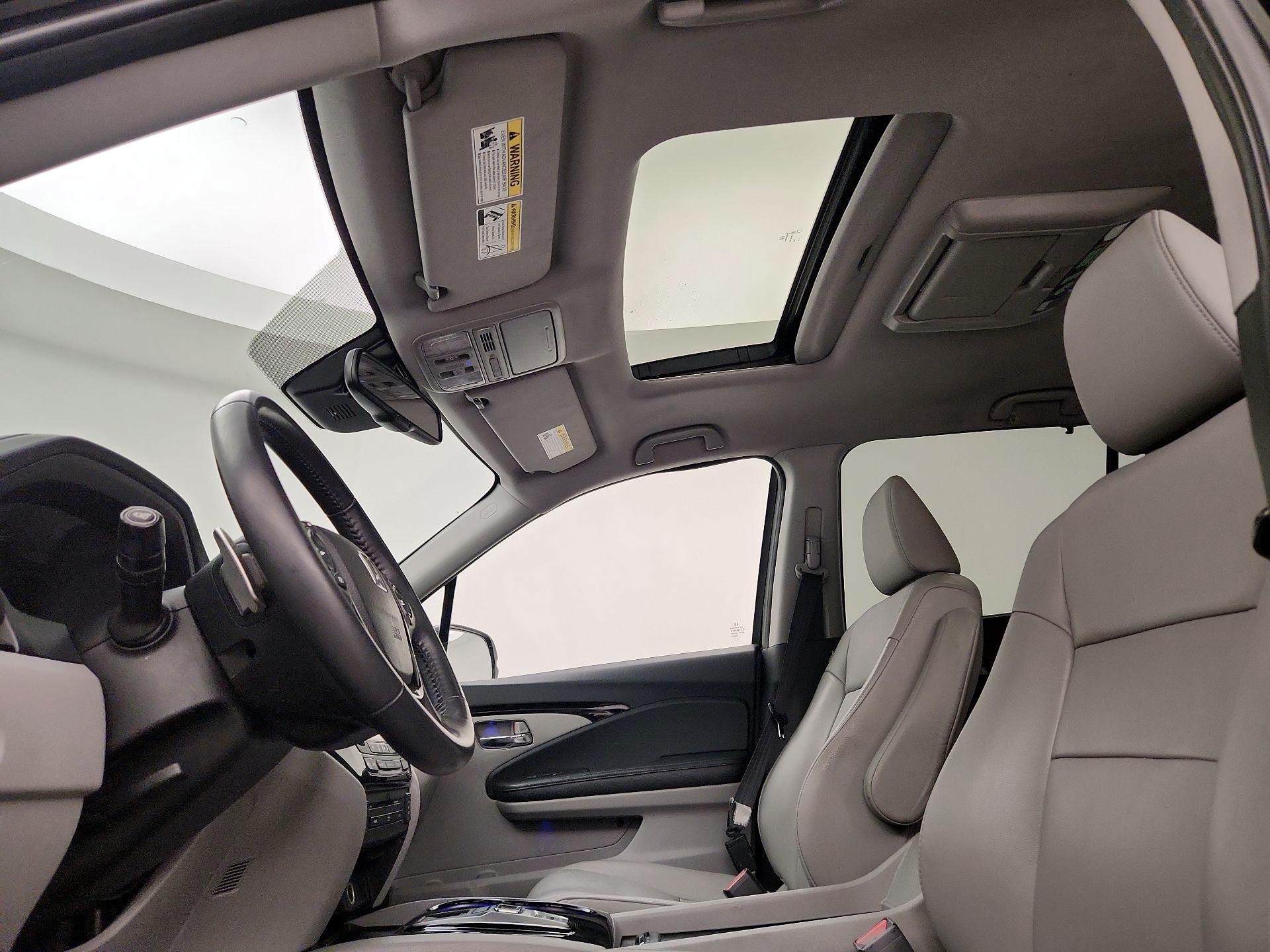 Thumbnail: 2017 Honda Pilot - 20