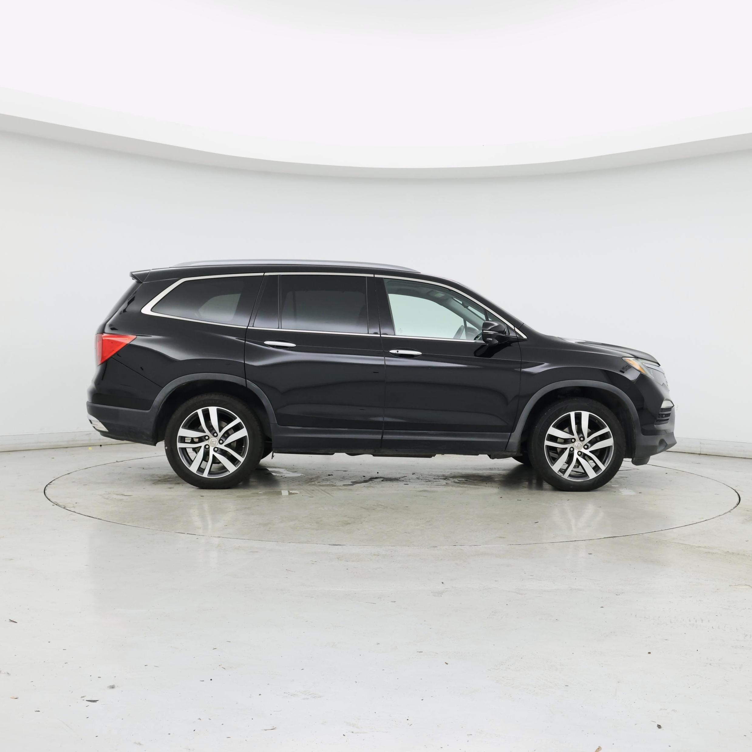 Thumbnail: 2017 Honda Pilot - 7