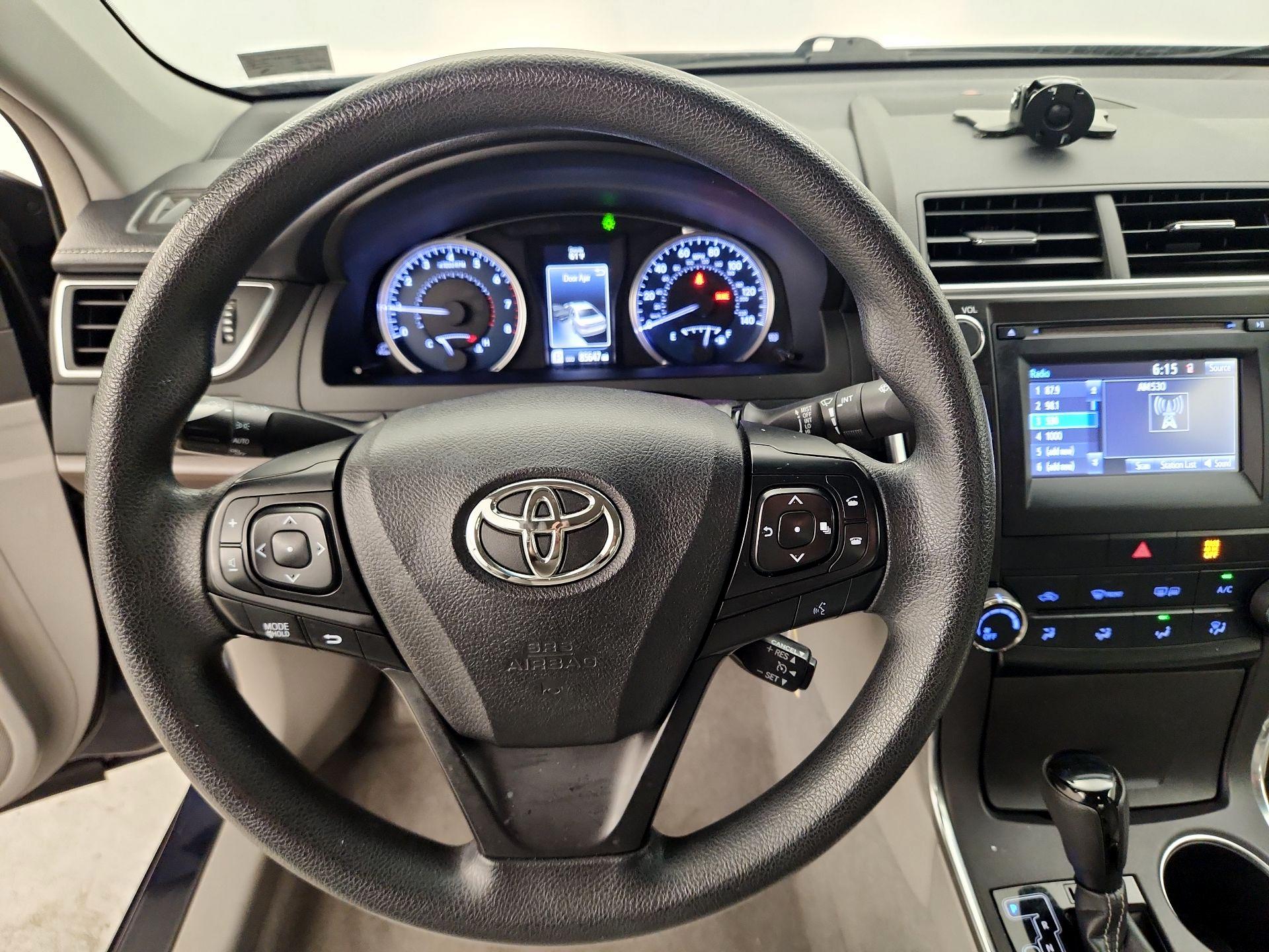 Thumbnail: 2016 Toyota Camry - 10