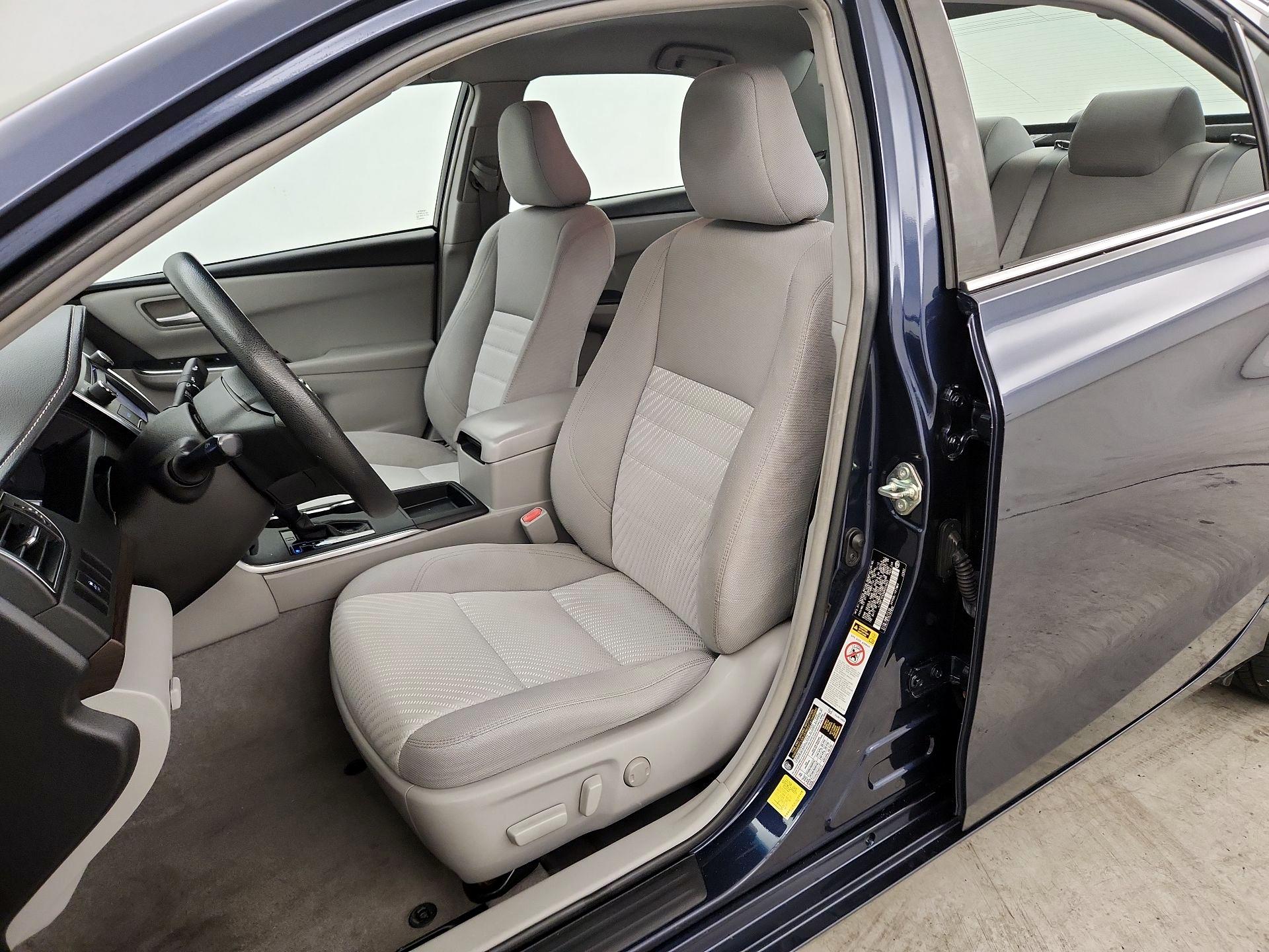 Thumbnail: 2016 Toyota Camry - 11