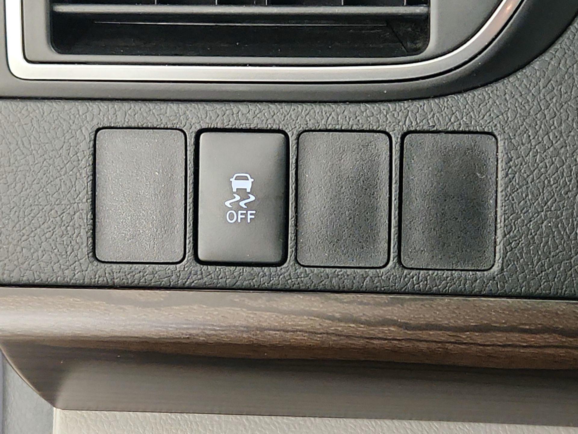 Thumbnail: 2016 Toyota Camry - 13