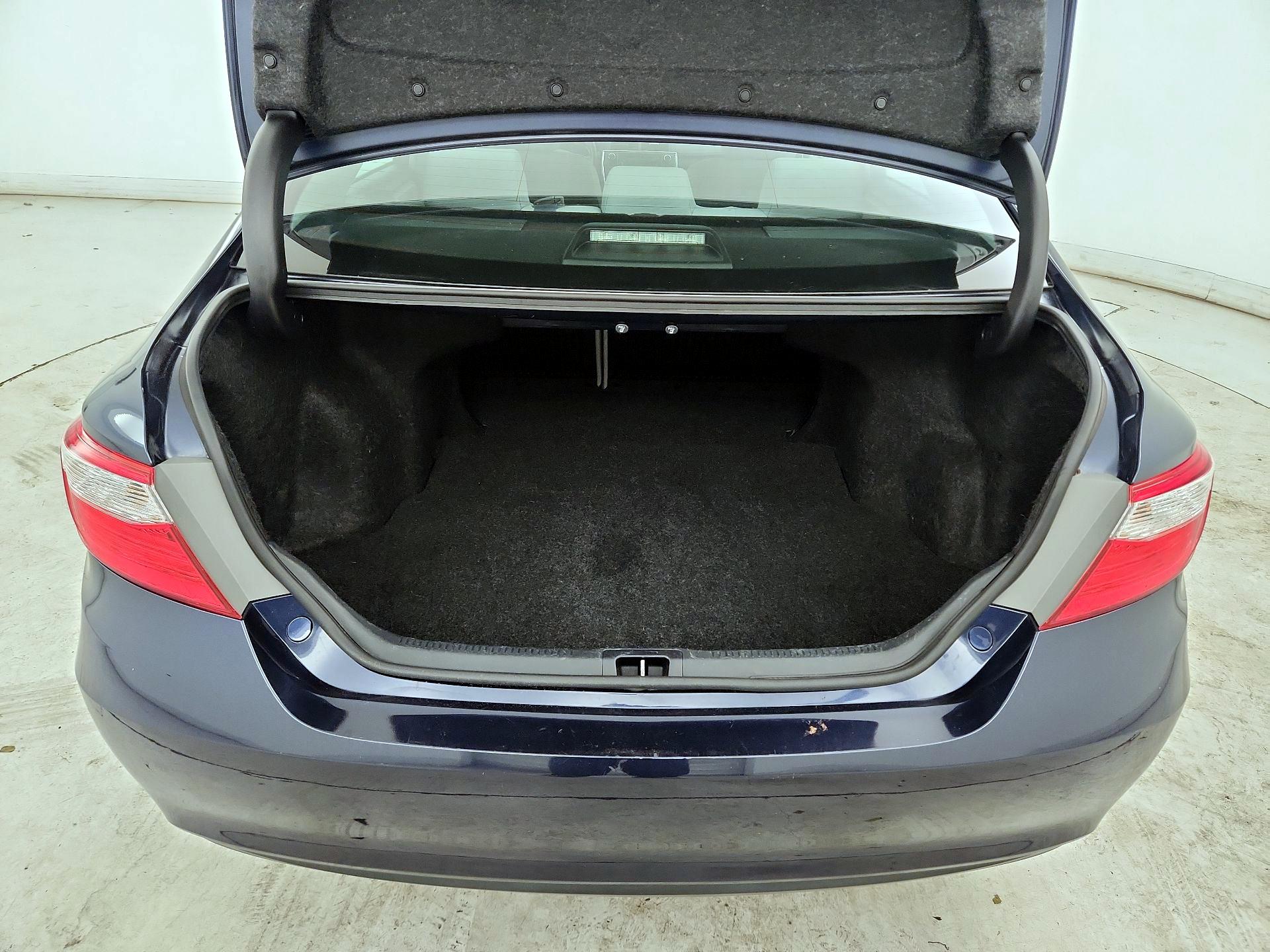 Thumbnail: 2016 Toyota Camry - 20