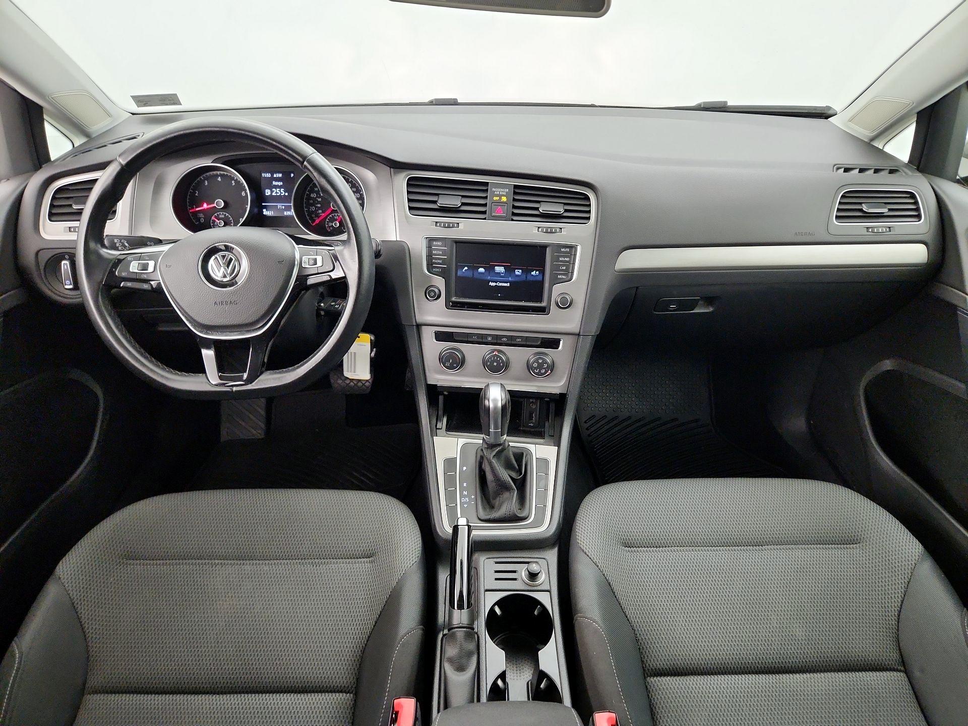Thumbnail: 2016 Volkswagen Golf - 9