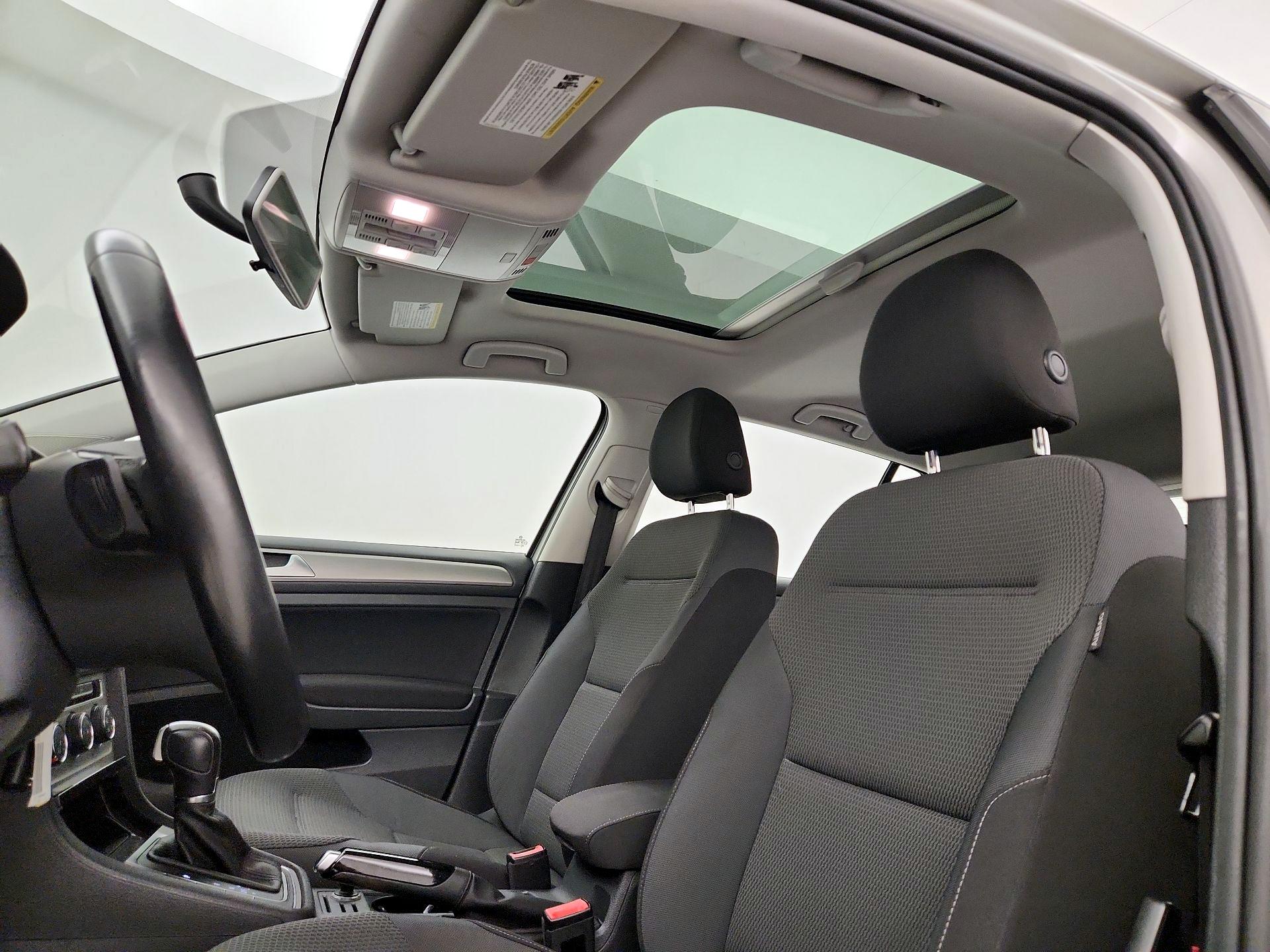 Thumbnail: 2016 Volkswagen Golf - 19
