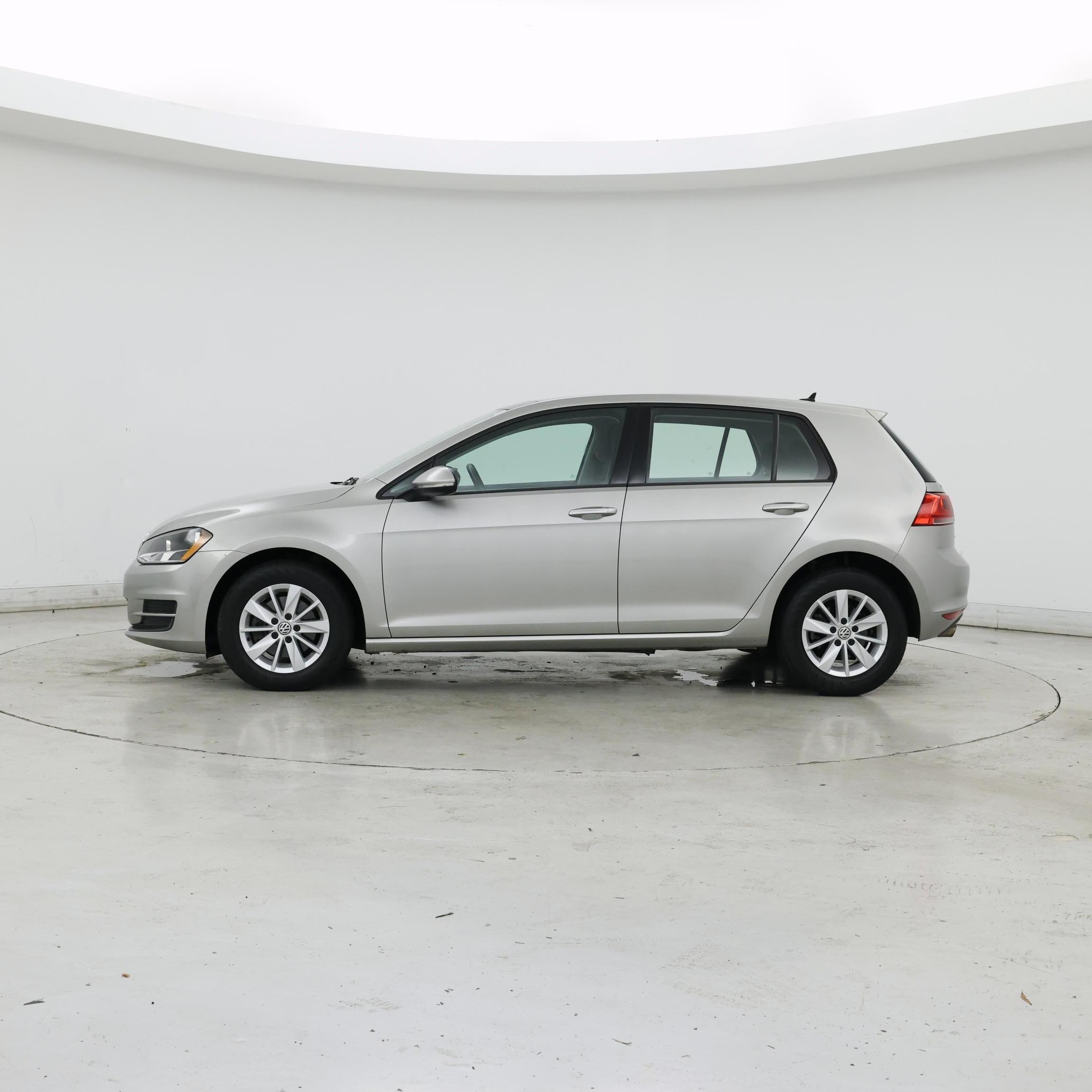 Thumbnail: 2016 Volkswagen Golf - 3