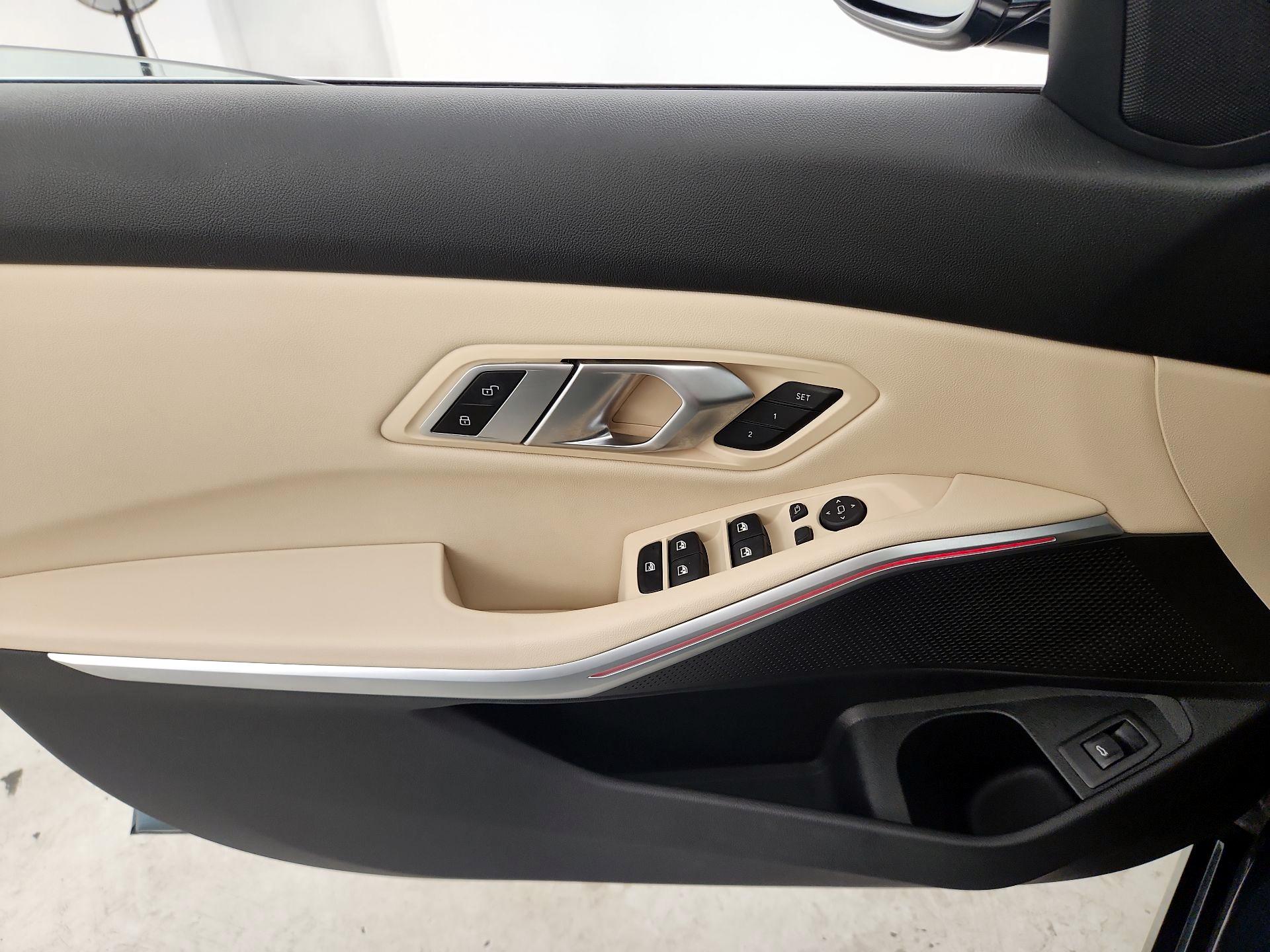 Thumbnail: 2019 BMW 3 Series - 12