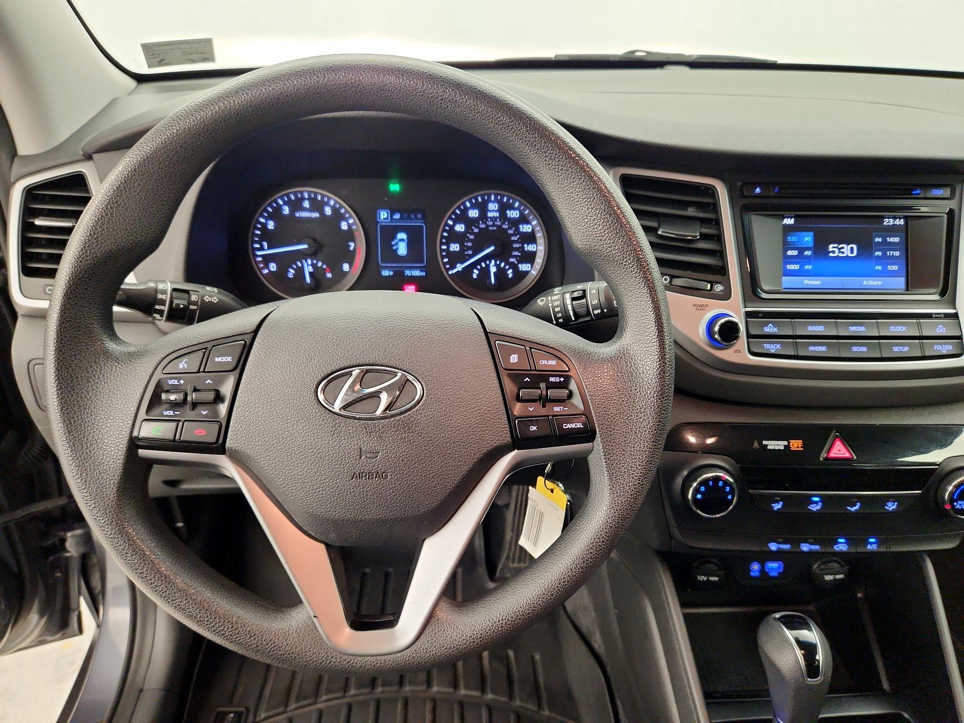 Thumbnail: 2016 Hyundai Tucson - 10