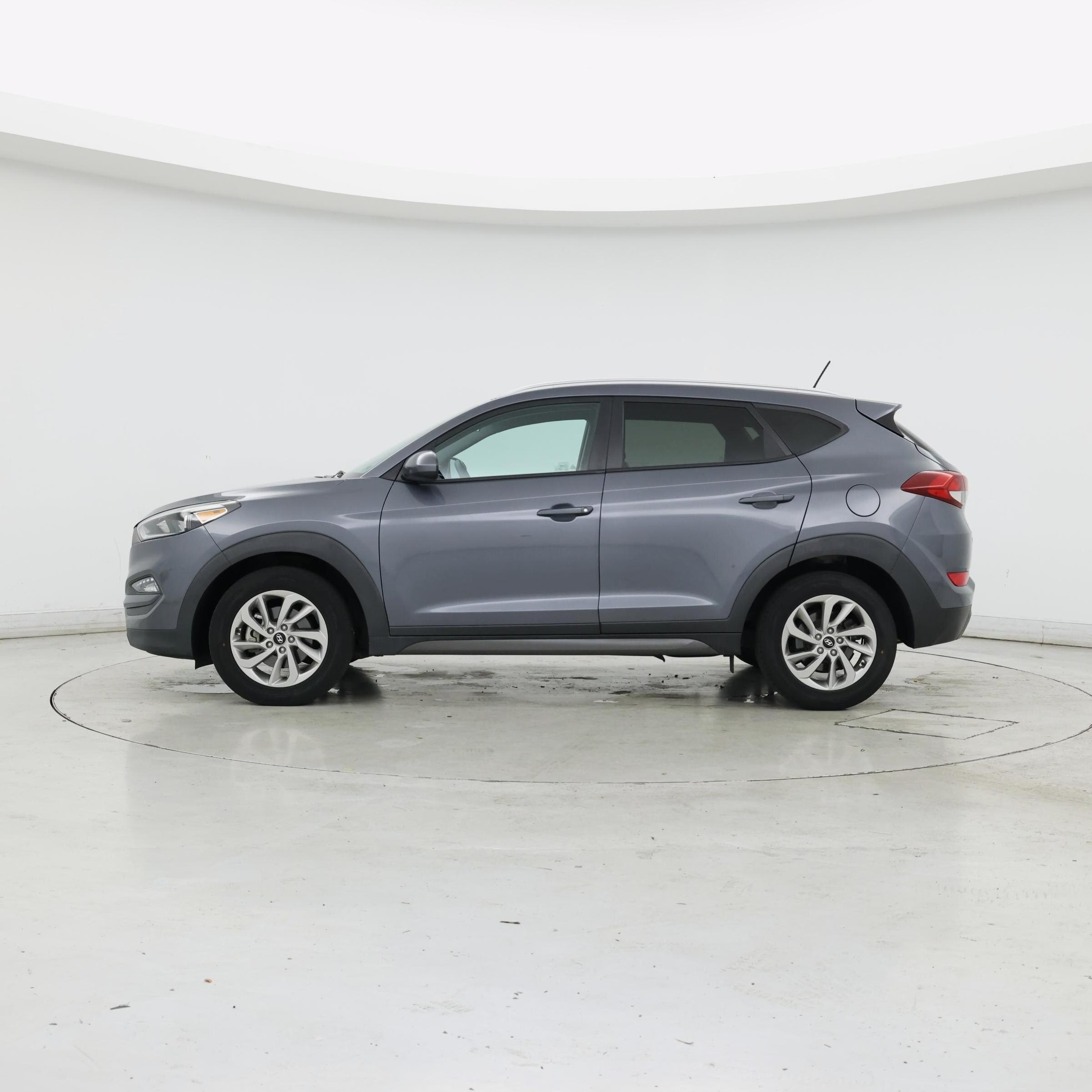 Thumbnail: 2016 Hyundai Tucson - 3