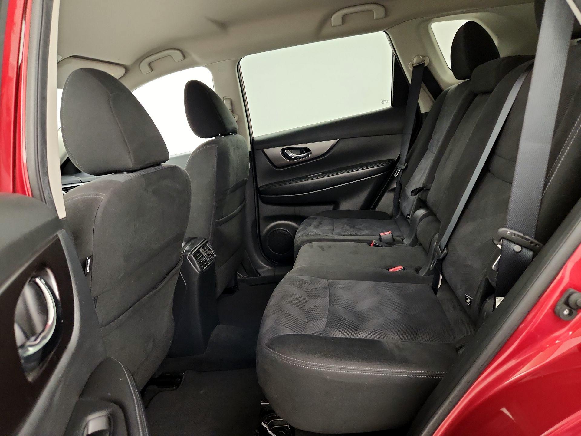 Thumbnail: 2015 Nissan Rogue - 19