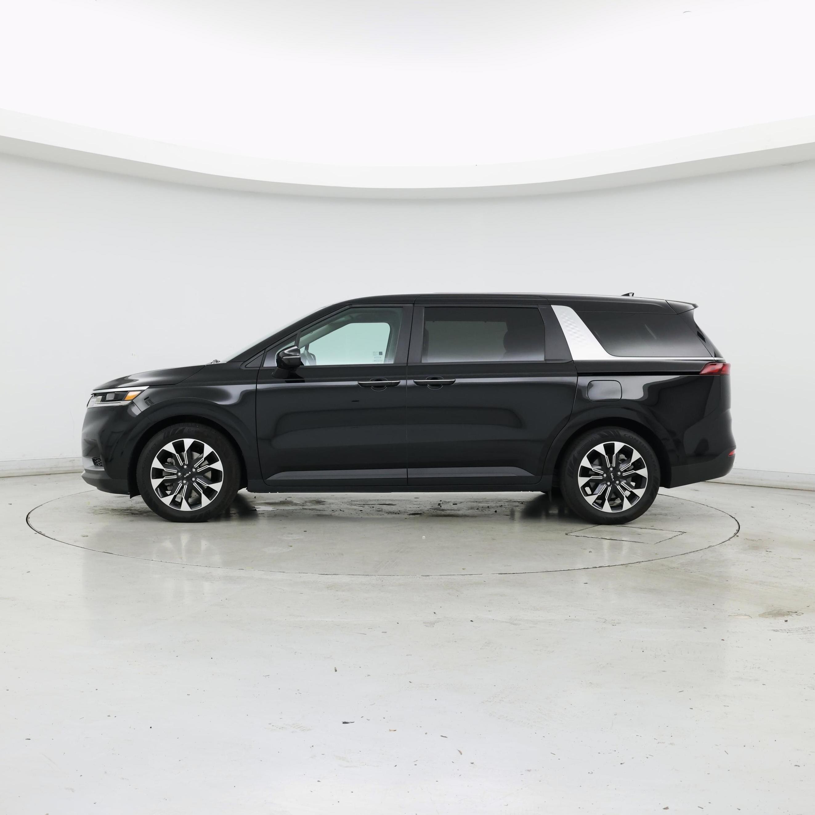 Thumbnail: 2024 Kia Carnival - 3