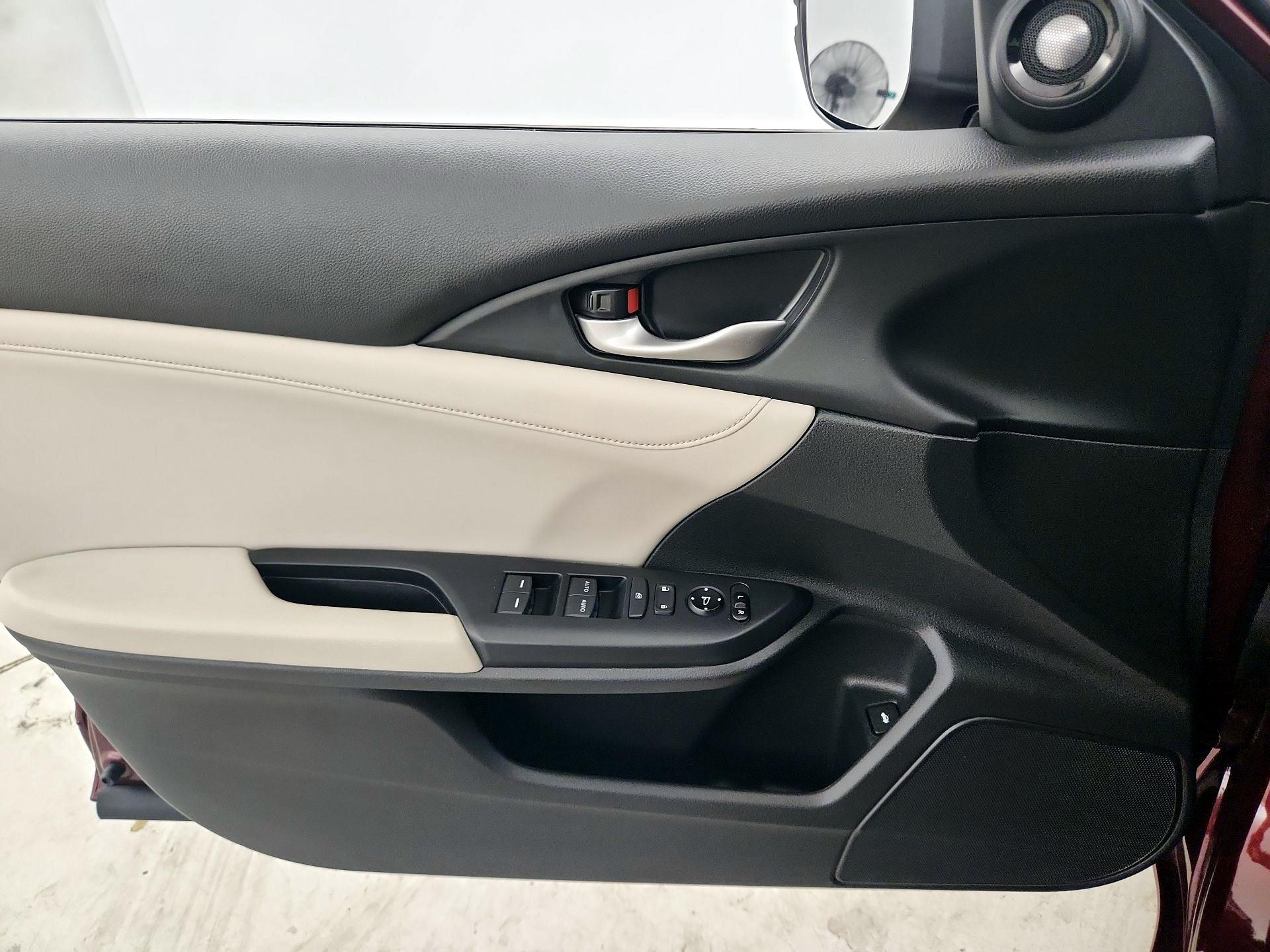 Thumbnail: 2019 Honda Insight - 12