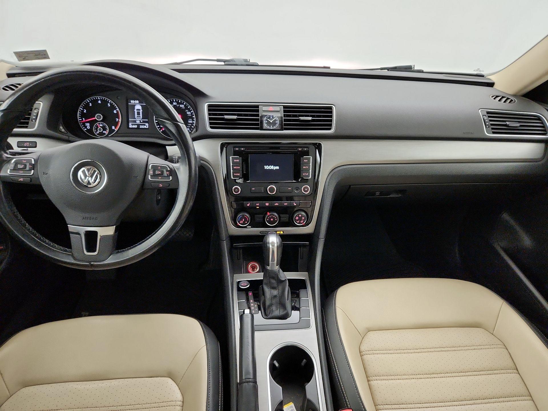 Thumbnail: 2015 Volkswagen Passat - 9