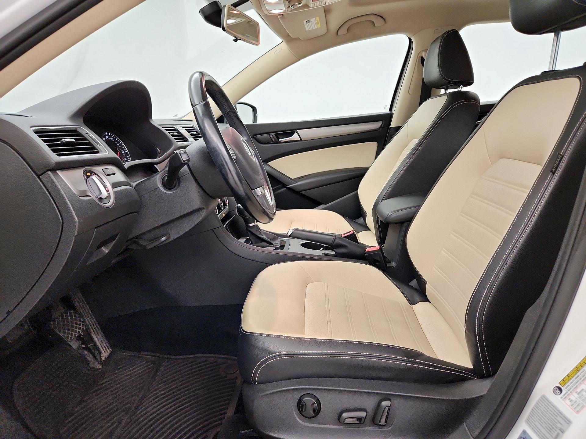 Thumbnail: 2015 Volkswagen Passat - 11