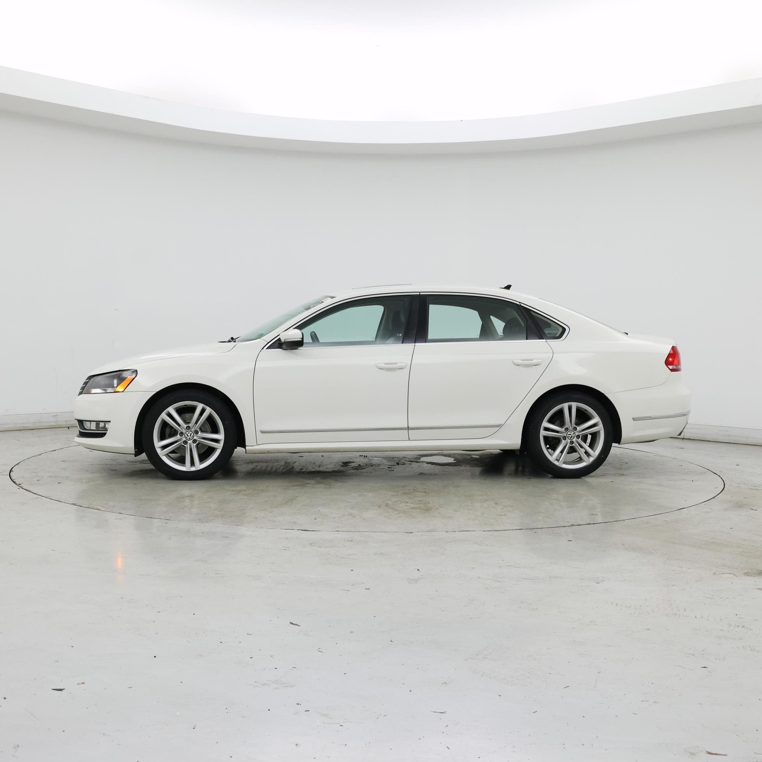 Thumbnail: 2015 Volkswagen Passat - 3