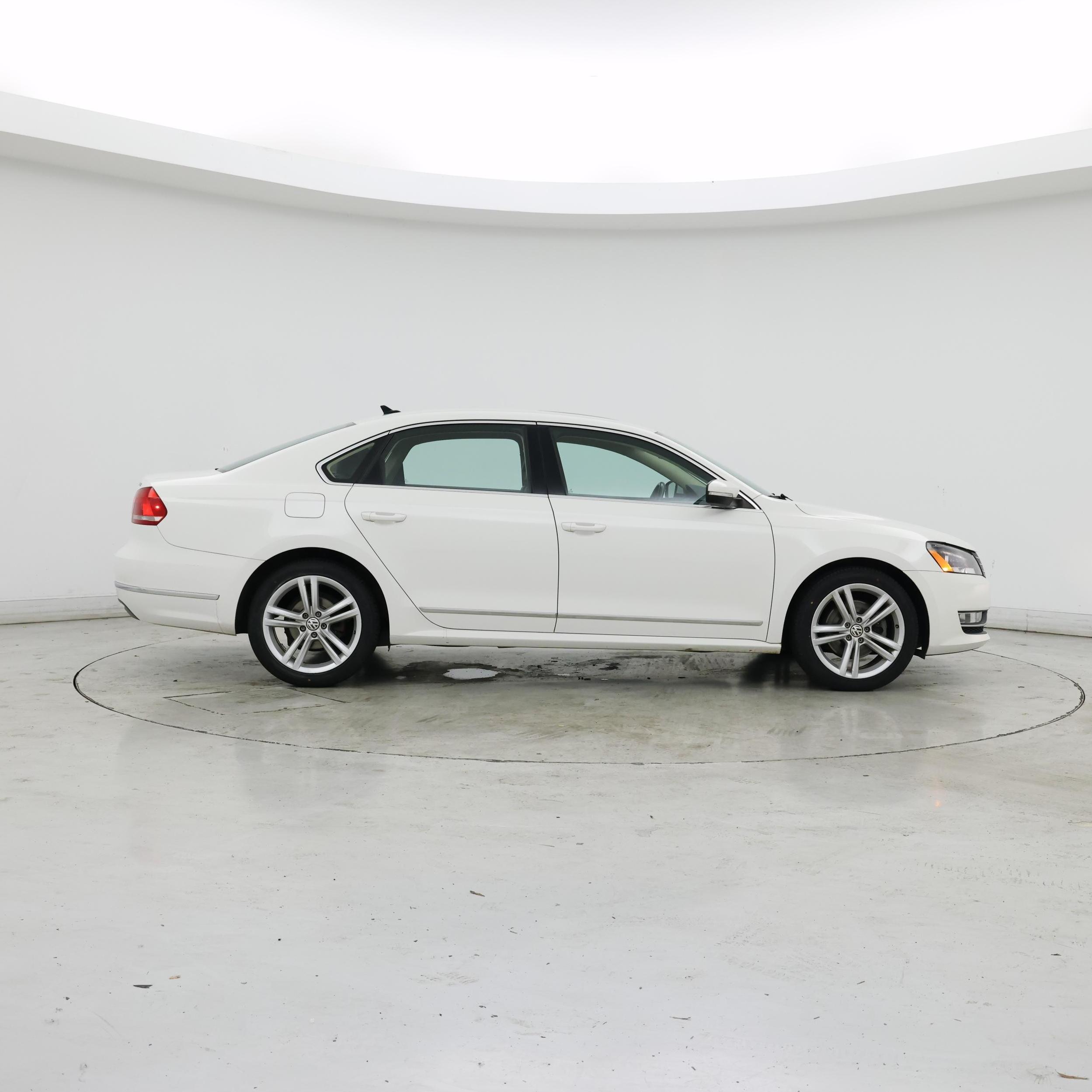 Thumbnail: 2015 Volkswagen Passat - 7