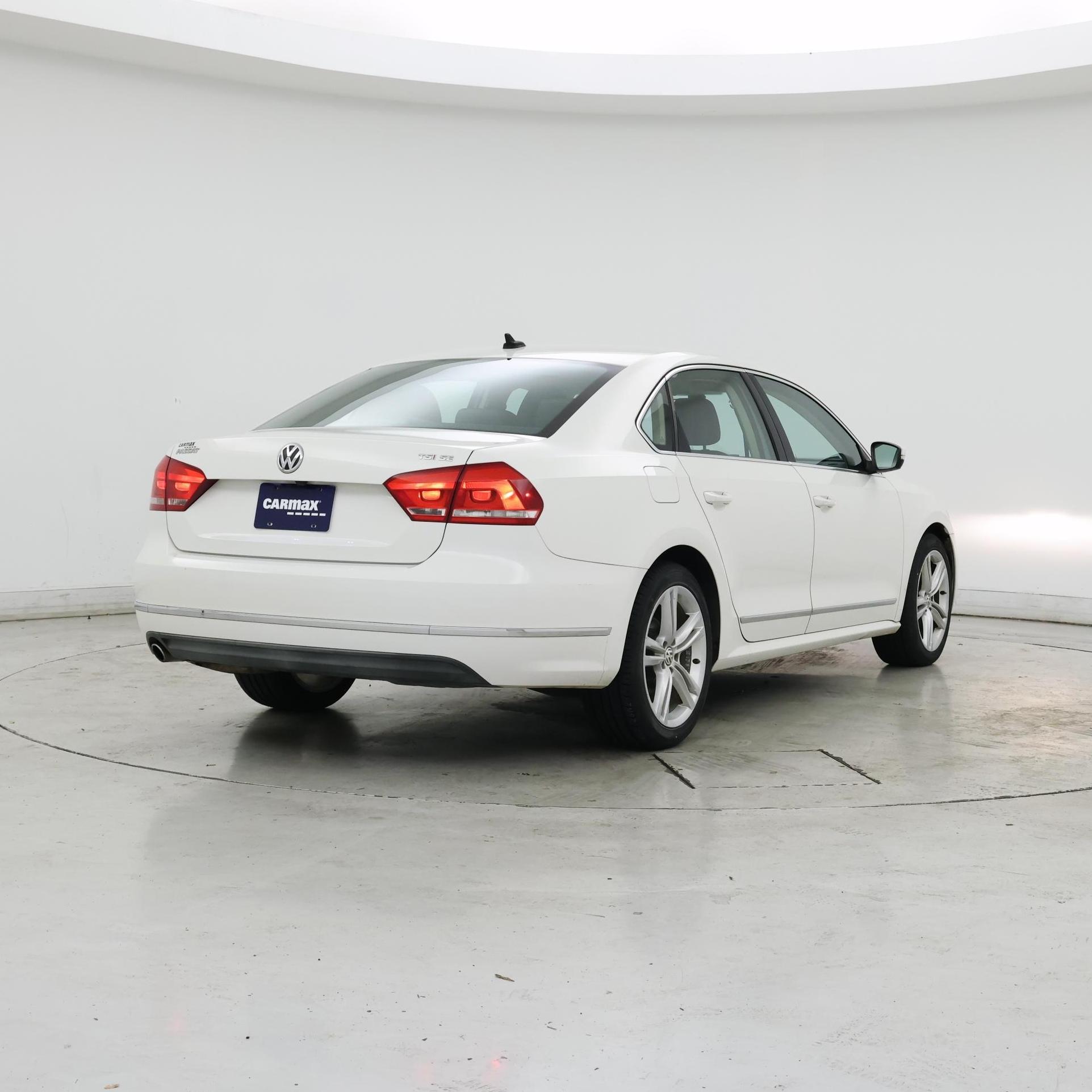 Thumbnail: 2015 Volkswagen Passat - 8