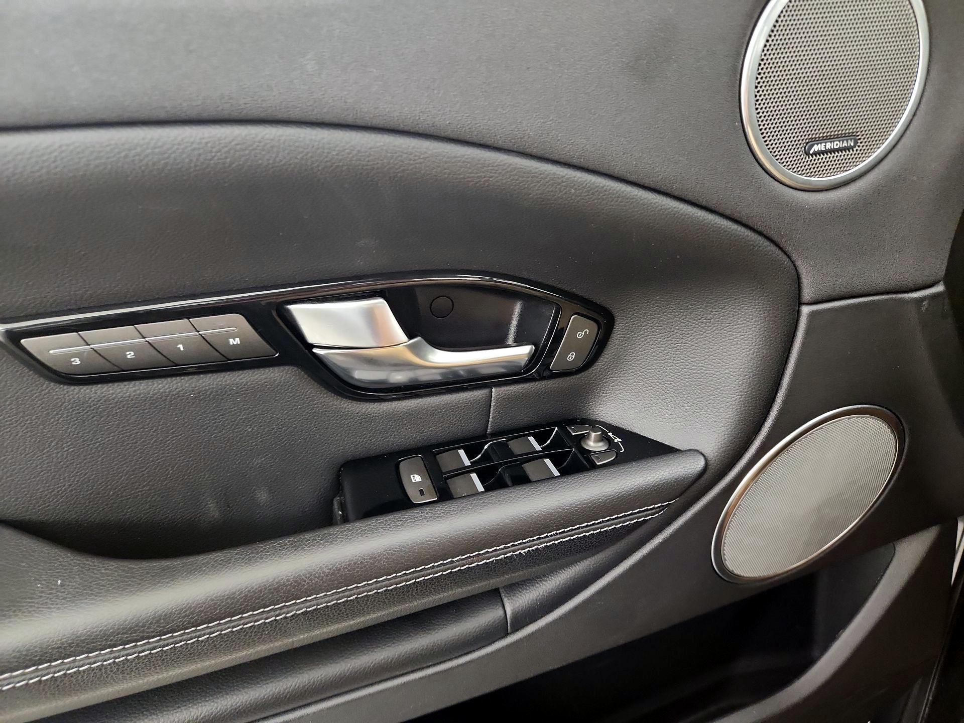 Thumbnail: 2018 Land Rover Range Rover Evoque - 12