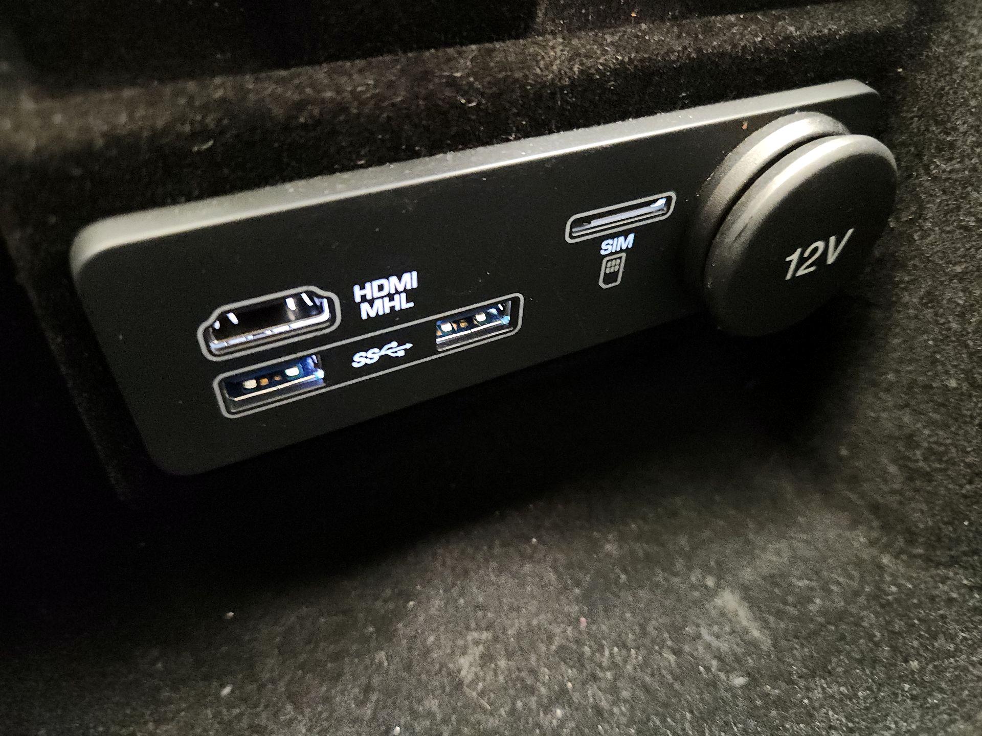 Thumbnail: 2018 Land Rover Range Rover Evoque - 19