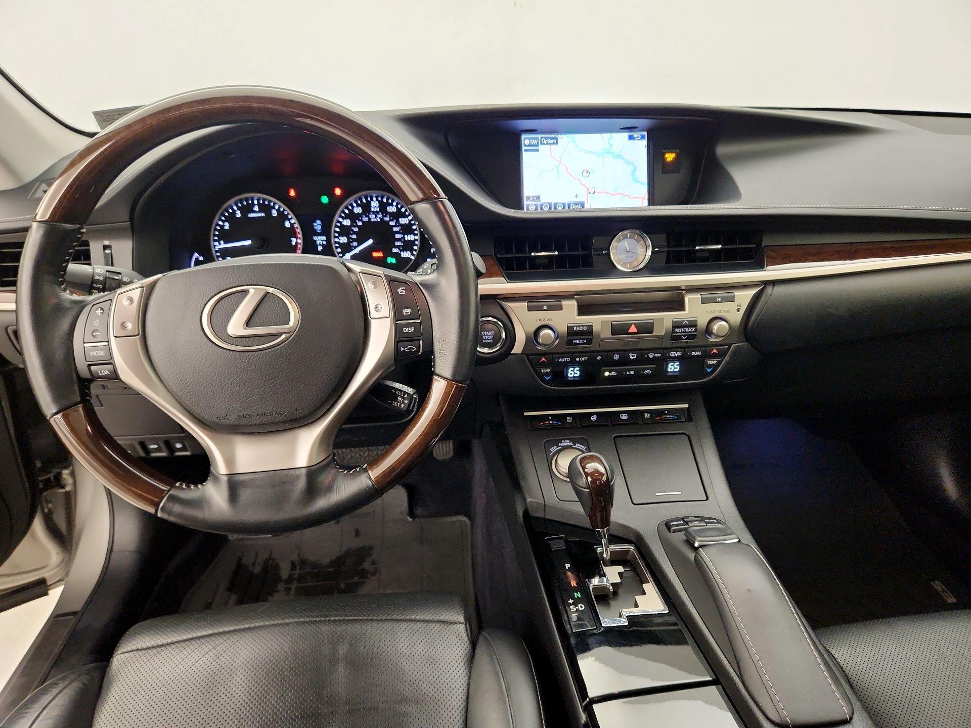 Thumbnail: 2015 Lexus ES - 9