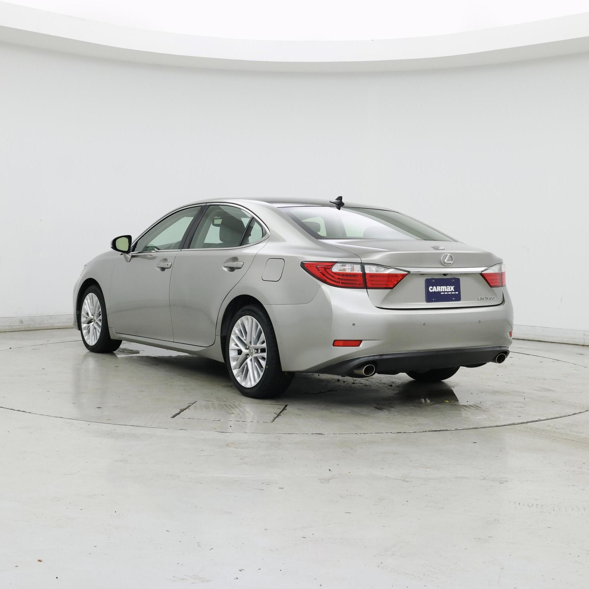 Thumbnail: 2015 Lexus ES - 2
