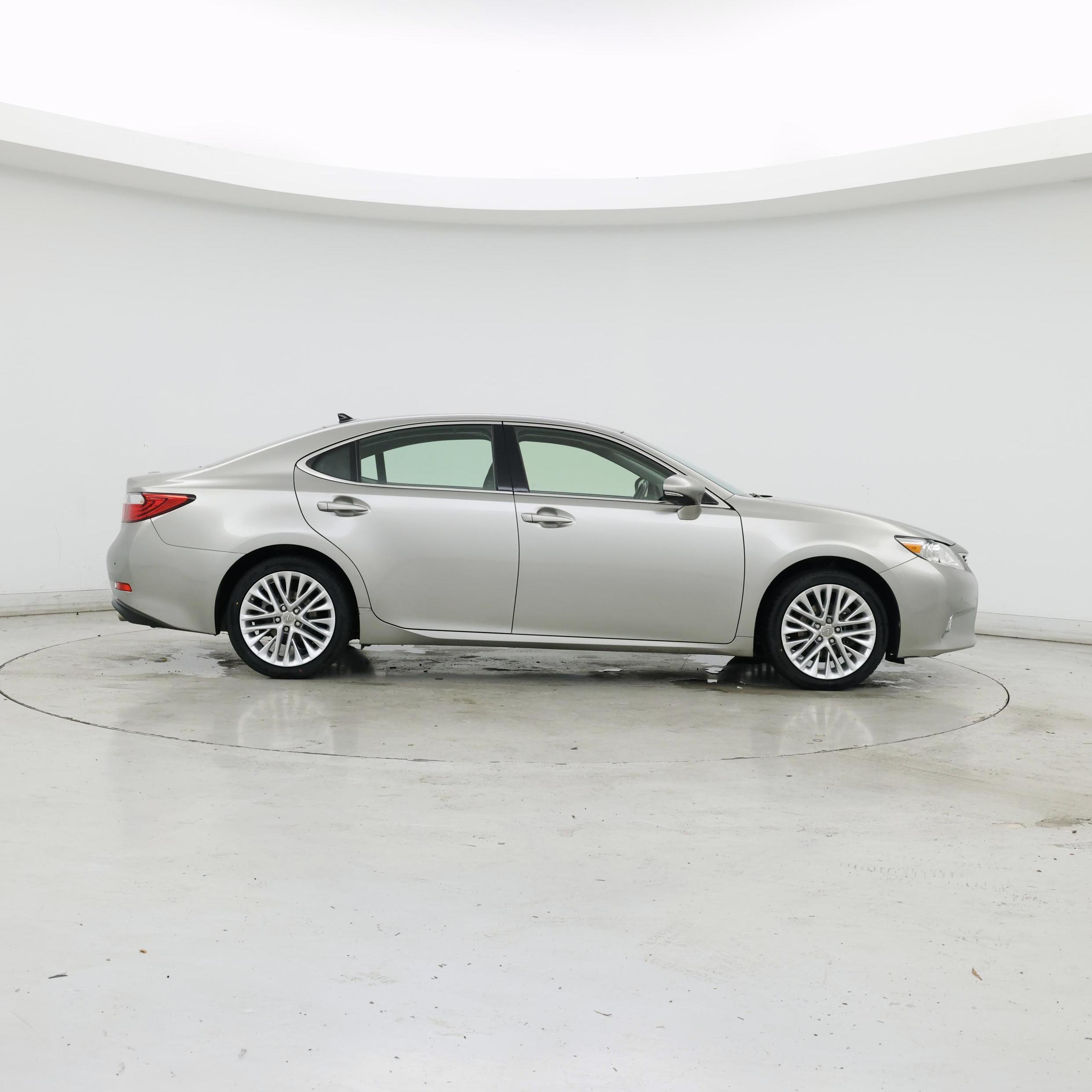 Thumbnail: 2015 Lexus ES - 7